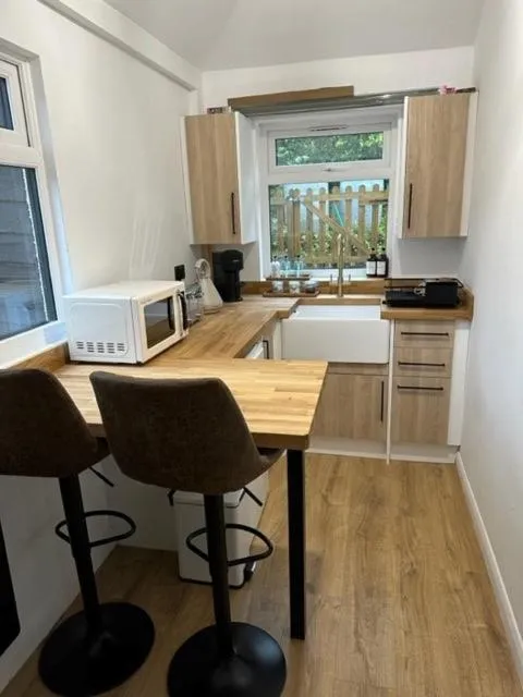 Kitchen or kitchenette in The Mortal Man Inn