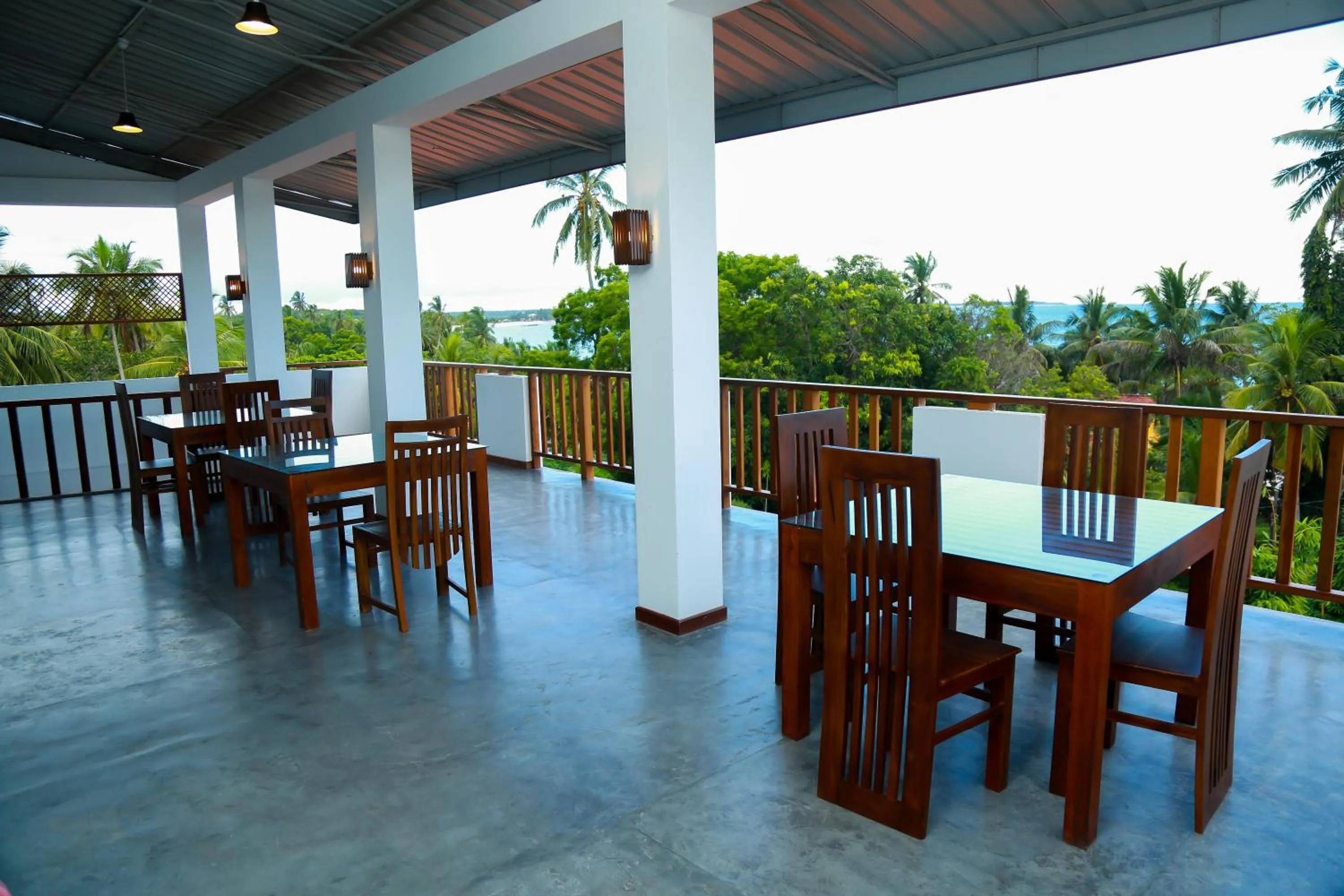 Restaurant/places to eat in BV Residence