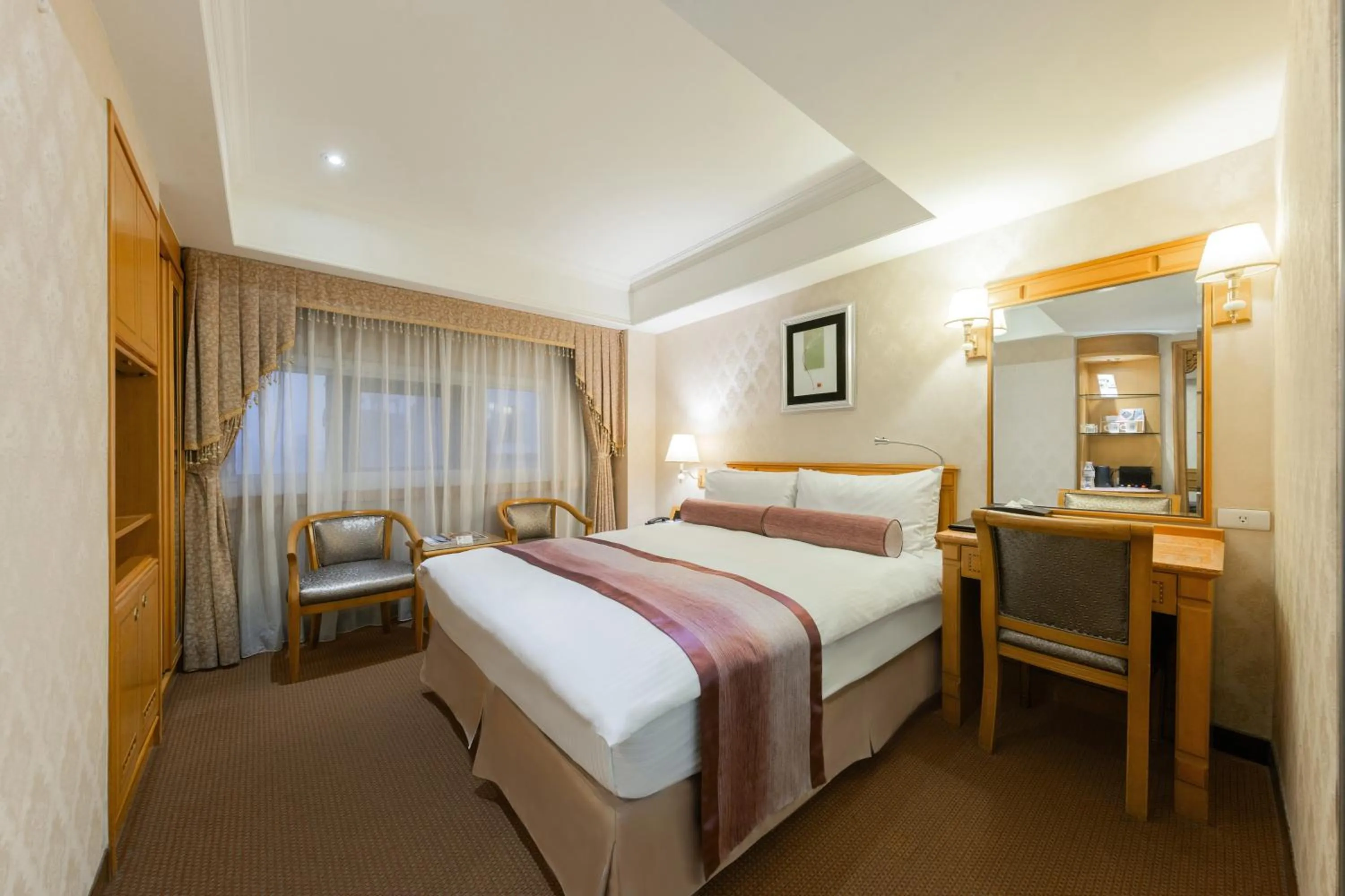 Photo of the whole room, Bed in Cosmos Hotel Taipei