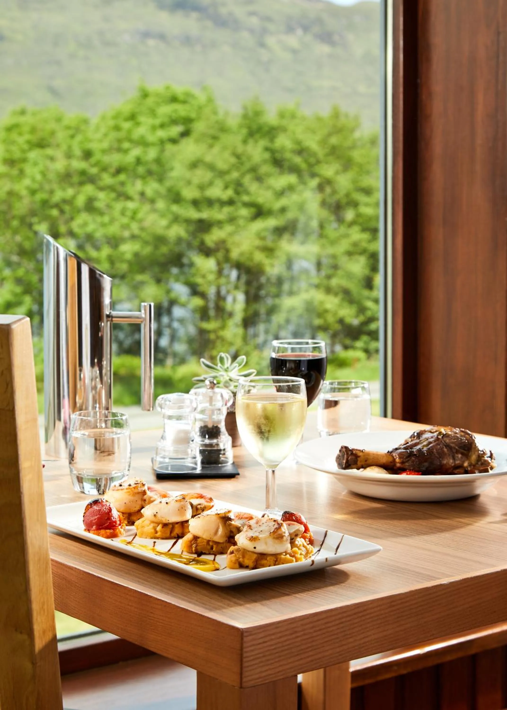 Food and drinks in Clan Macduff Hotel