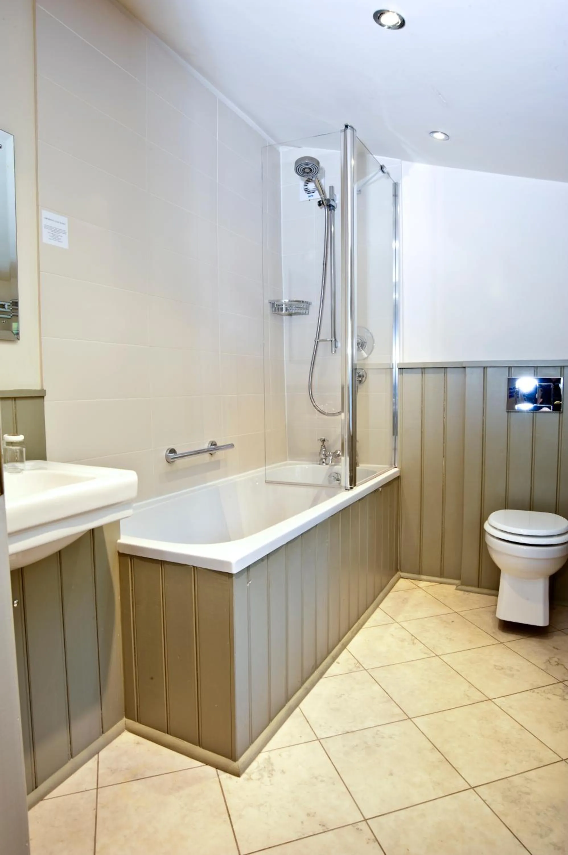 Bathroom in The Cuckoo Brow Inn