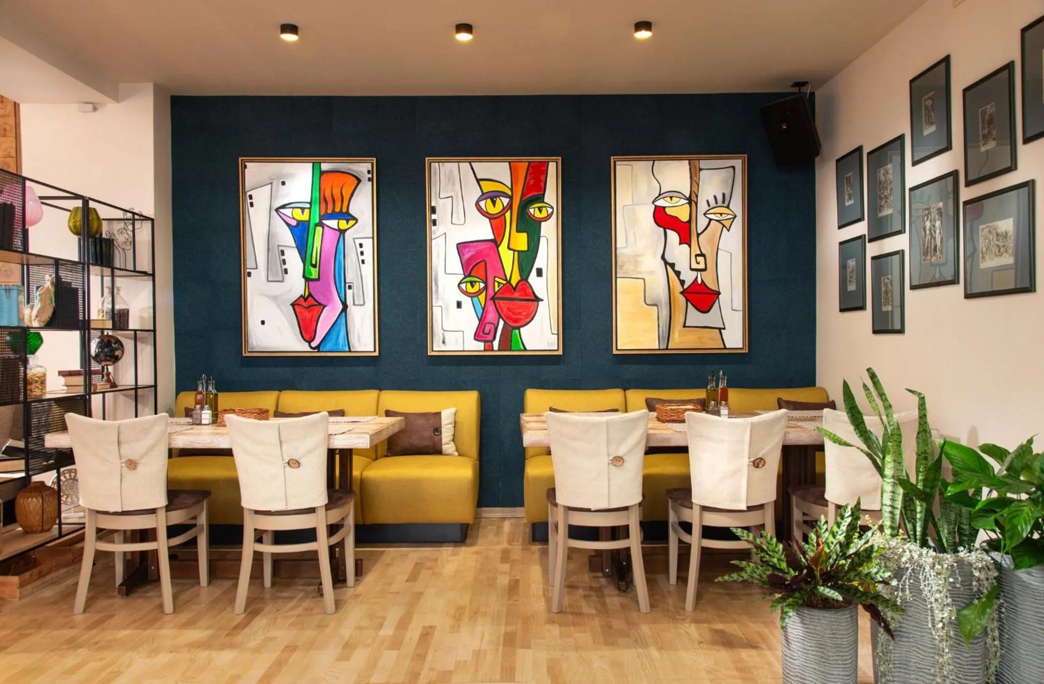 Restaurant/places to eat in Antique Forum Hotel "Self Check-in" Stara Zagora