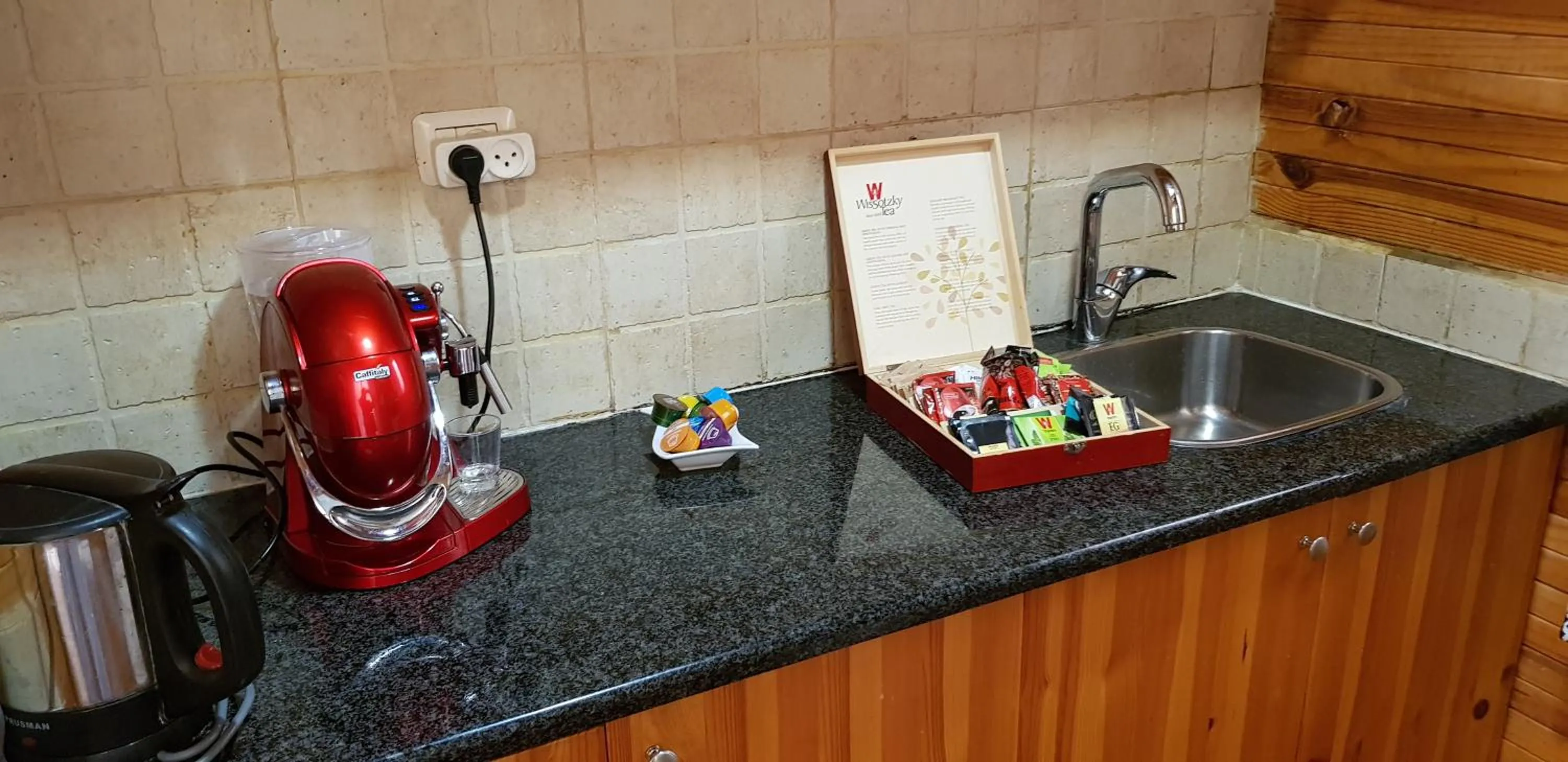 Coffee/tea facilities in Rosh Pinat Noy