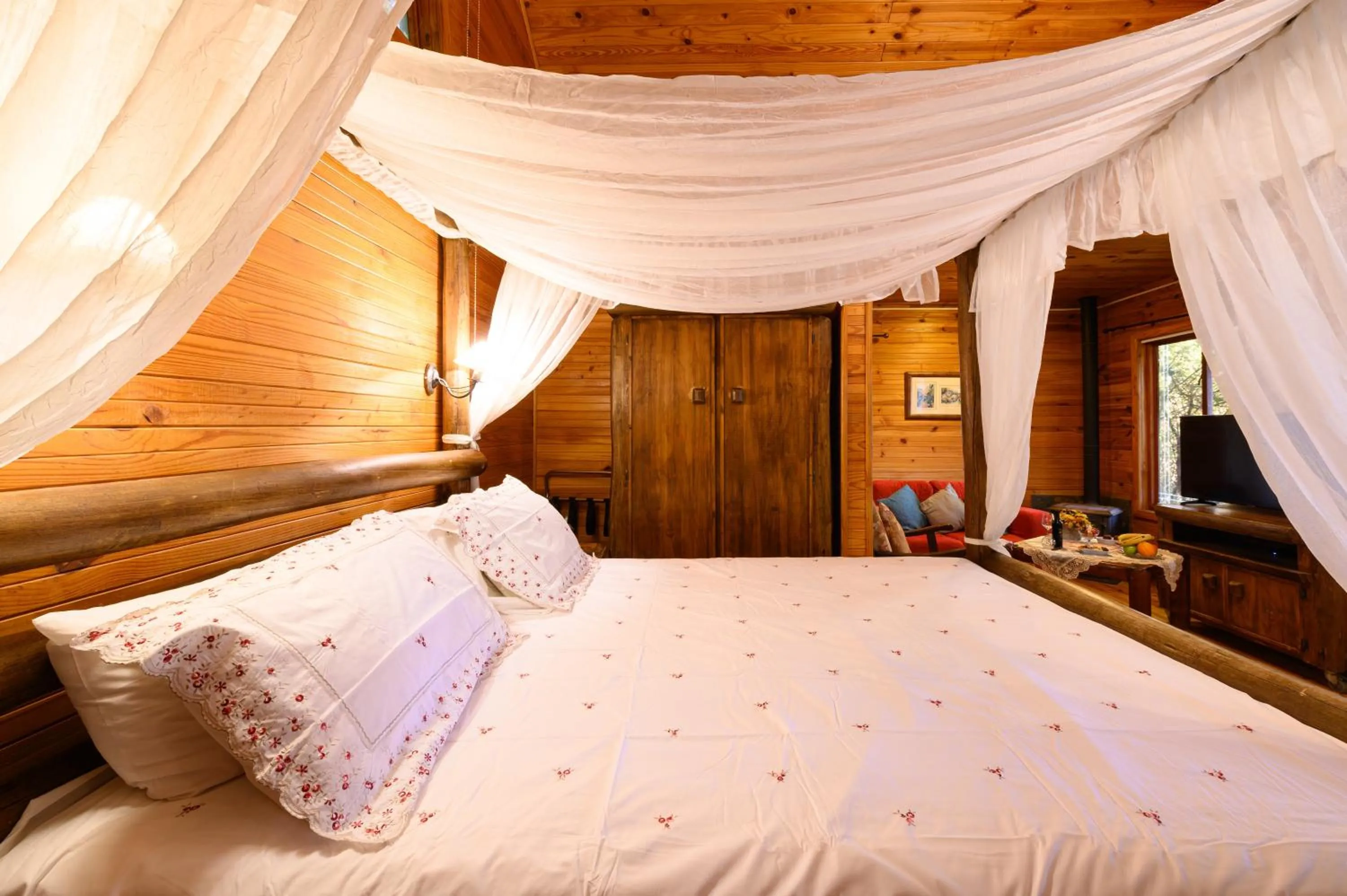 Bed in Rosh Pinat Noy