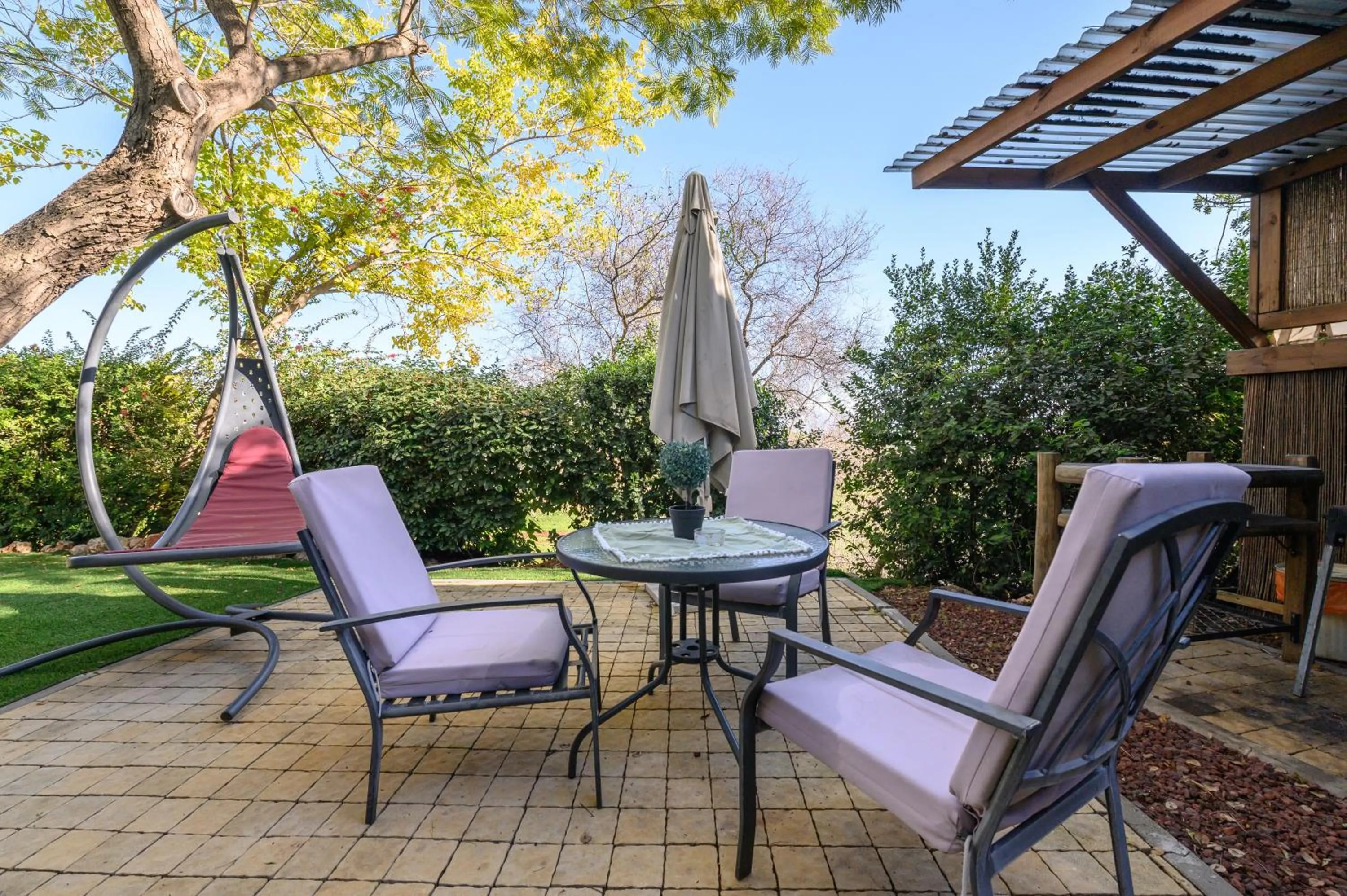 Garden in Rosh Pinat Noy