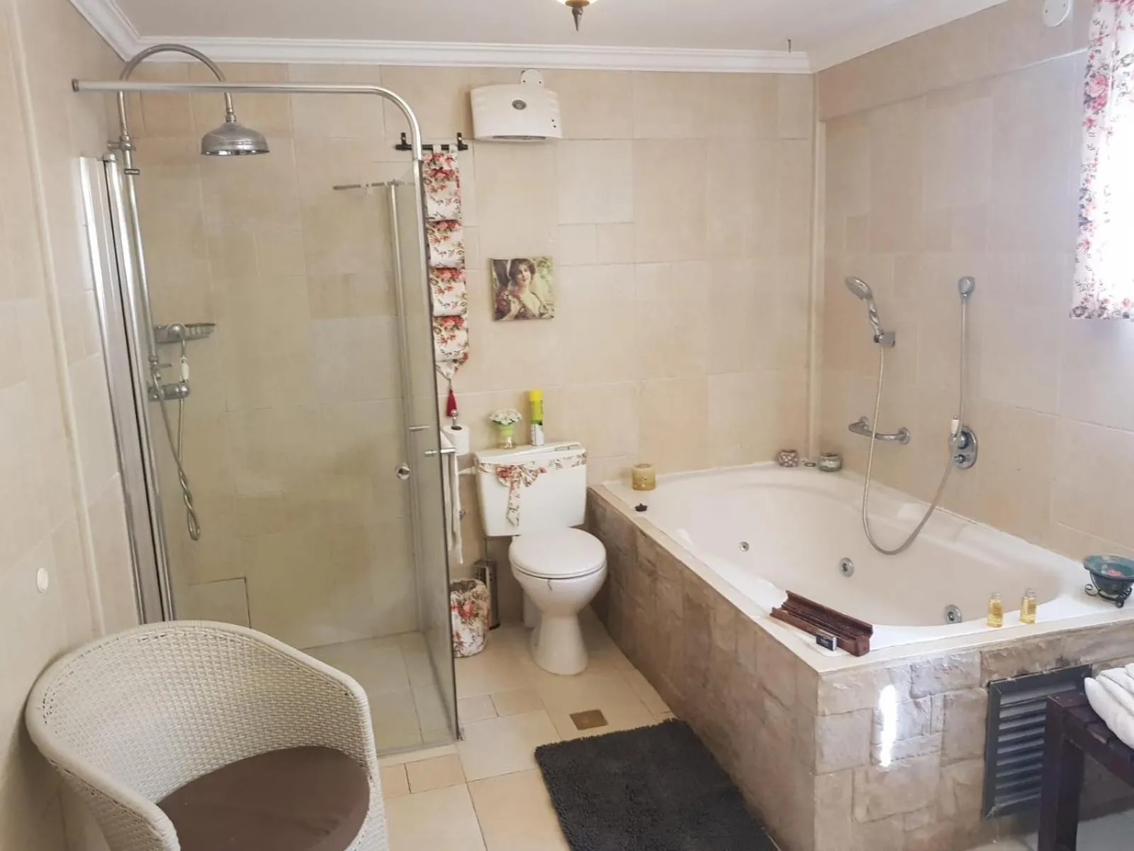 Bathroom in Rosh Pinat Noy
