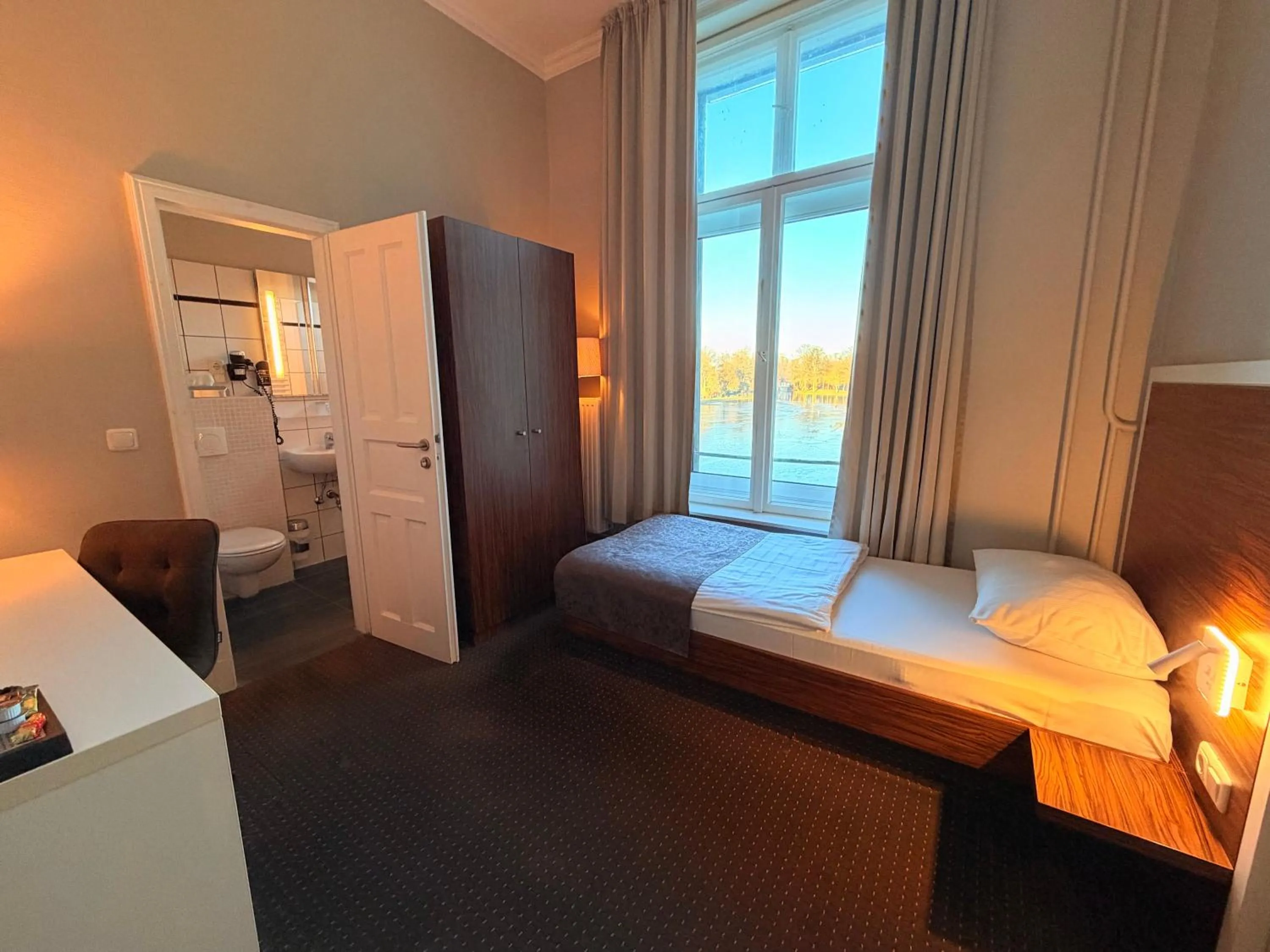 Bed in Hotel Excellent