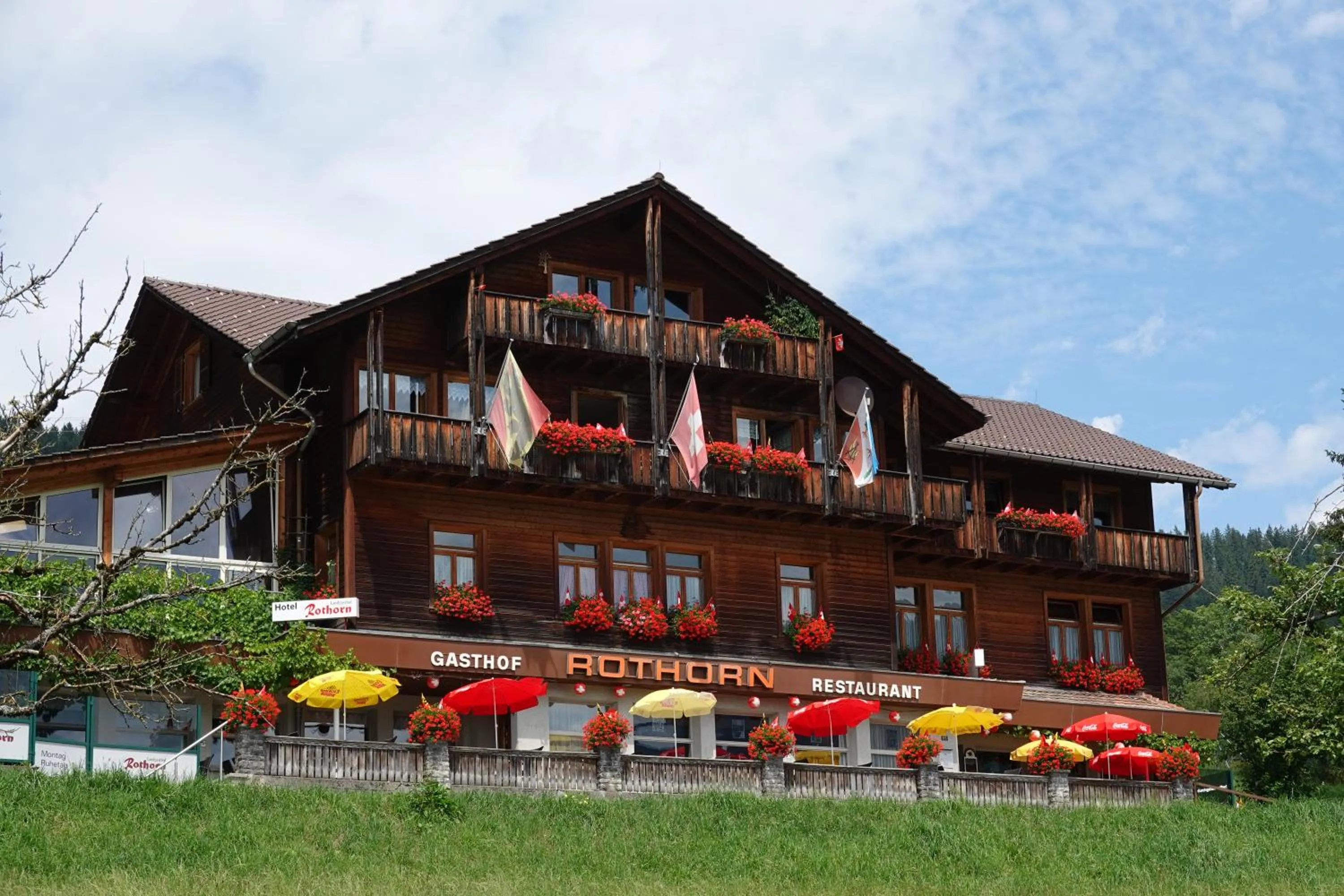 Property building in Hotel Rothorn Vintage-Style