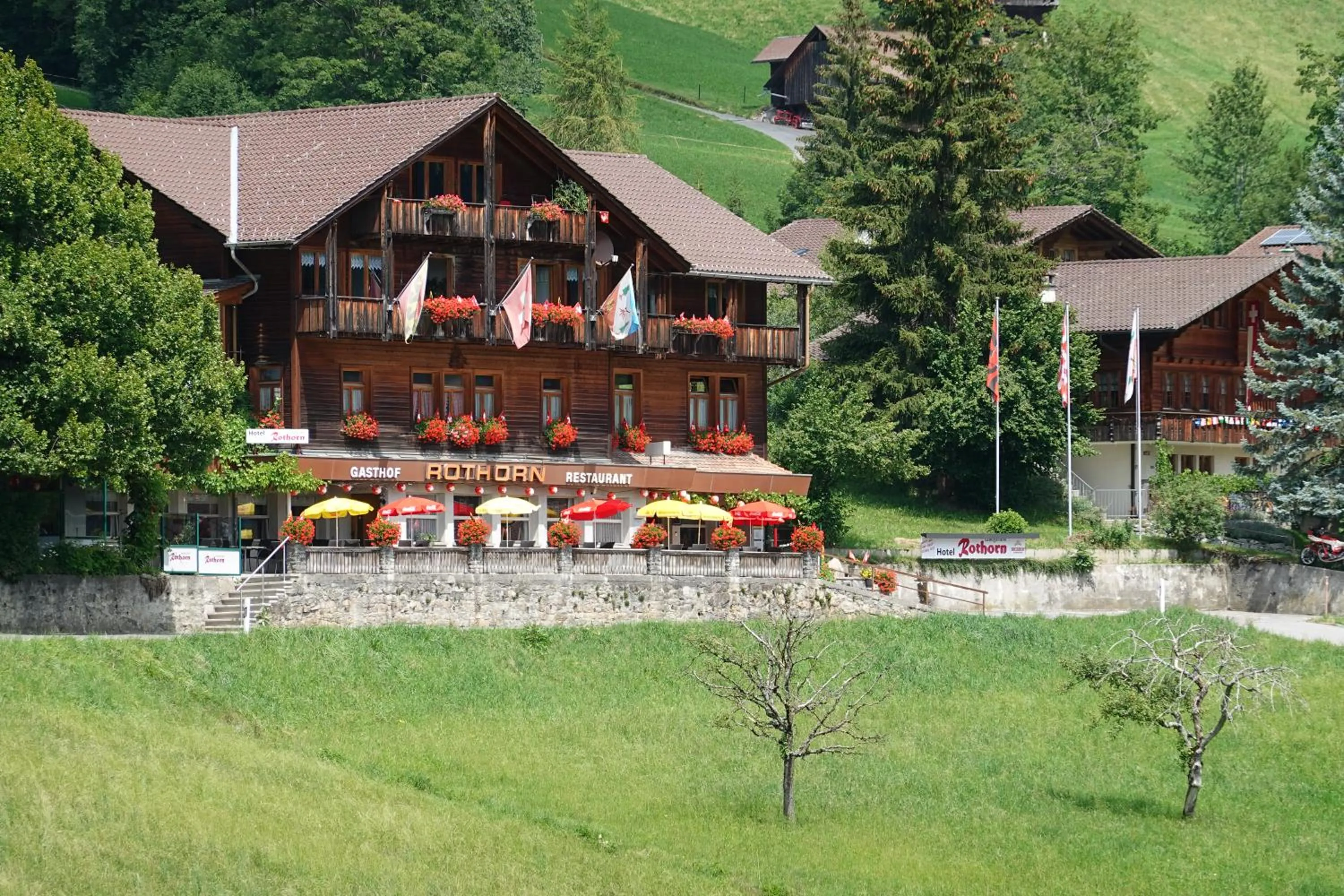 Property building in Hotel Rothorn Vintage-Style