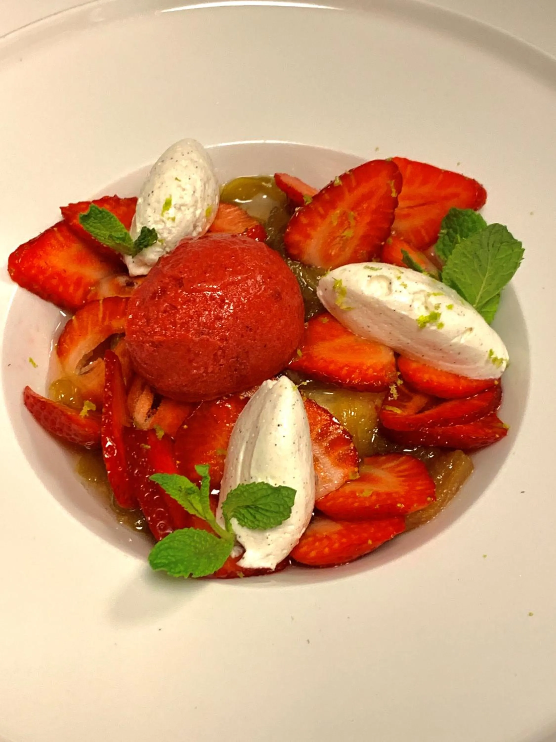 Food and drinks in Hotel Jean-Jacques Rousseau