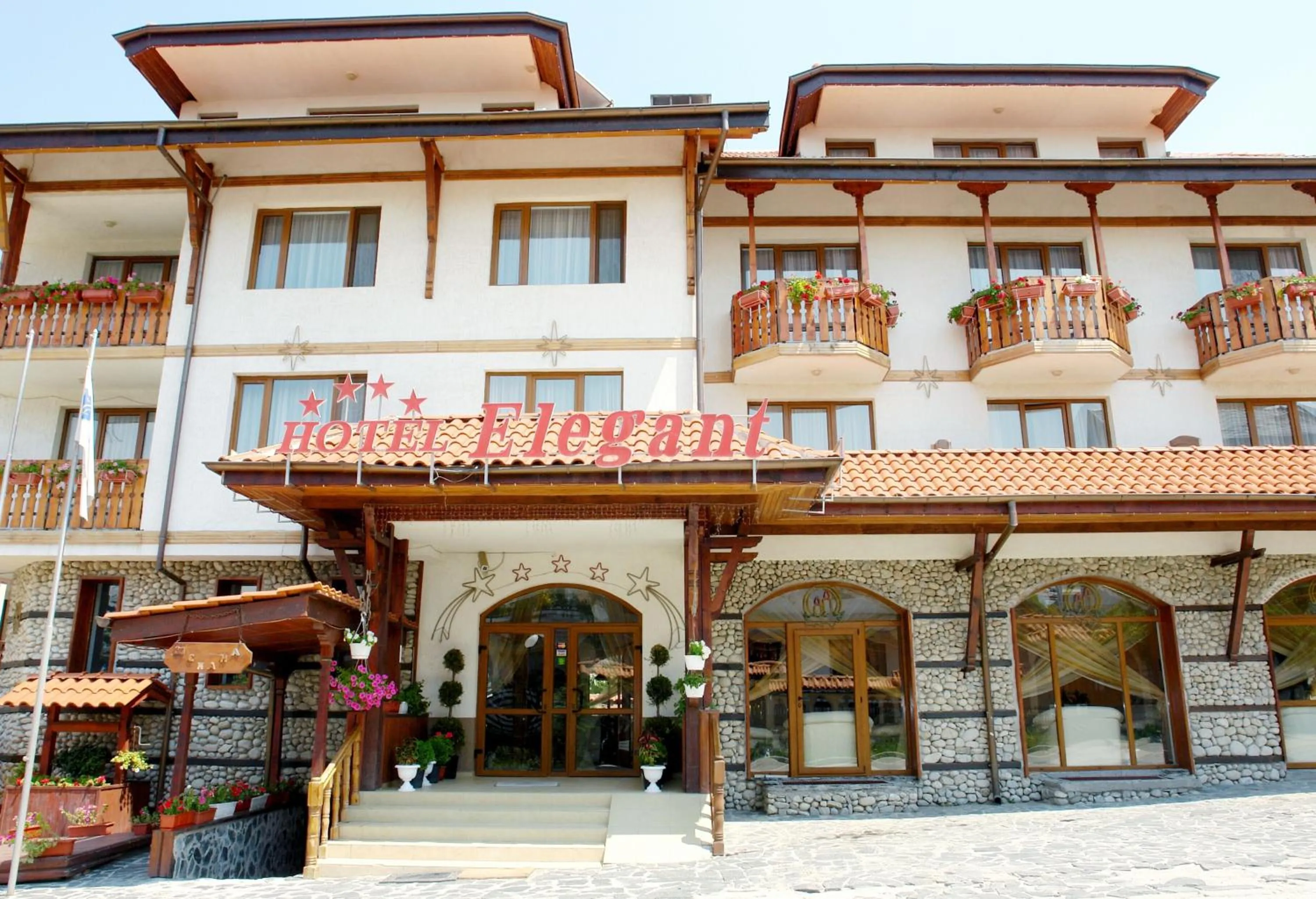 Facade/entrance in Elegant Hotel