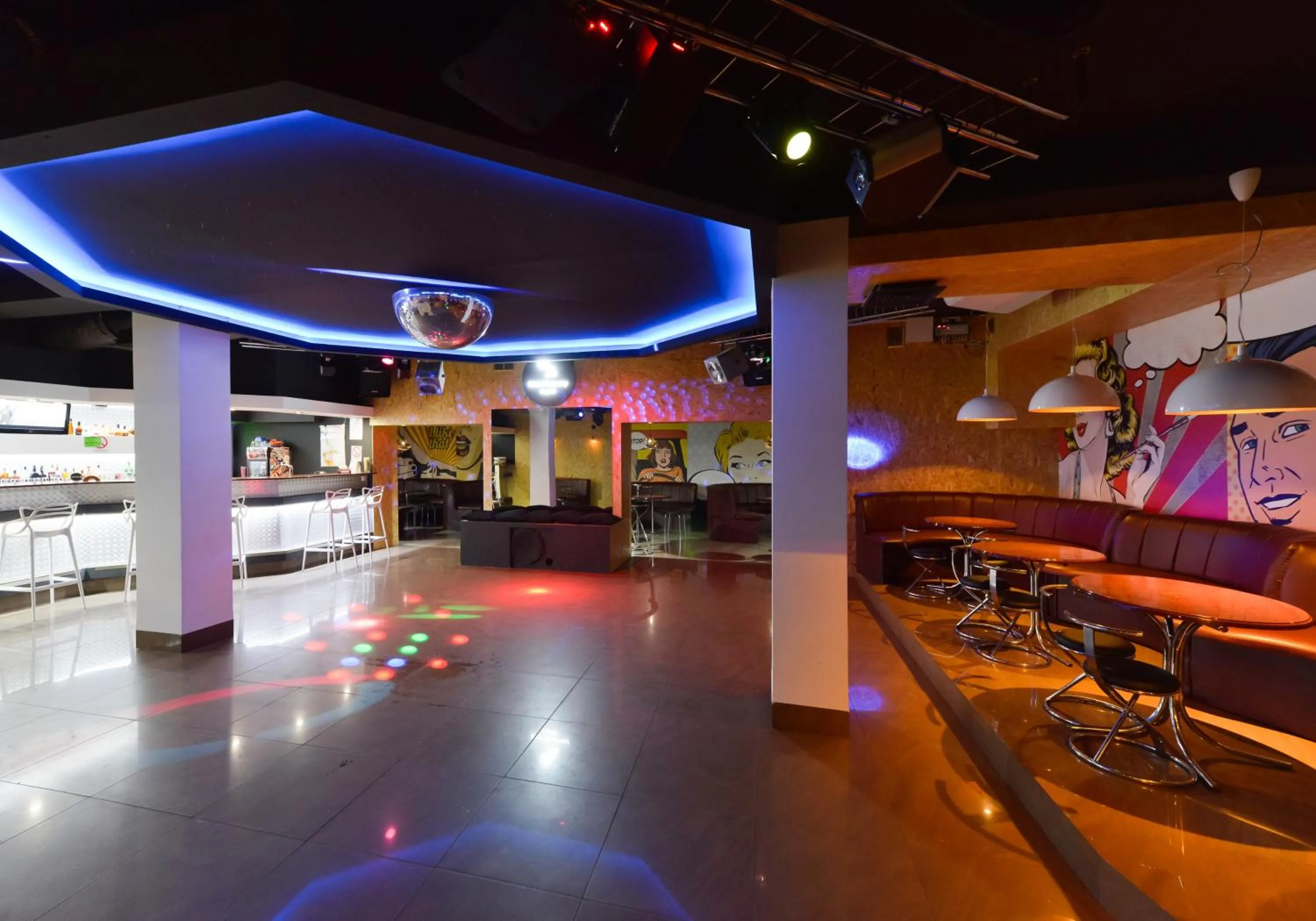 Nightclub / DJ in Hotel Capitol