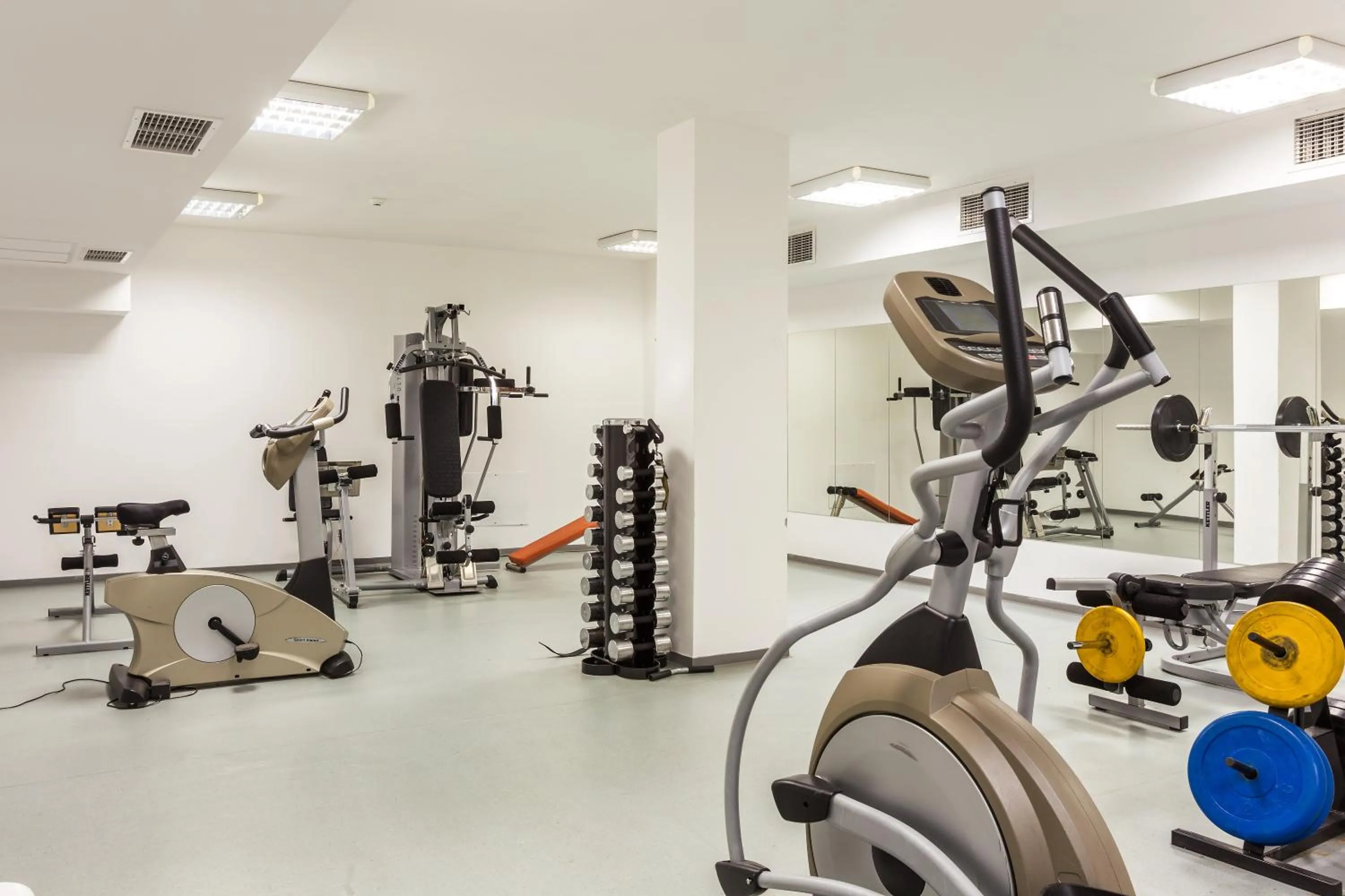Fitness centre/facilities in The Stream Resort Pamporovo