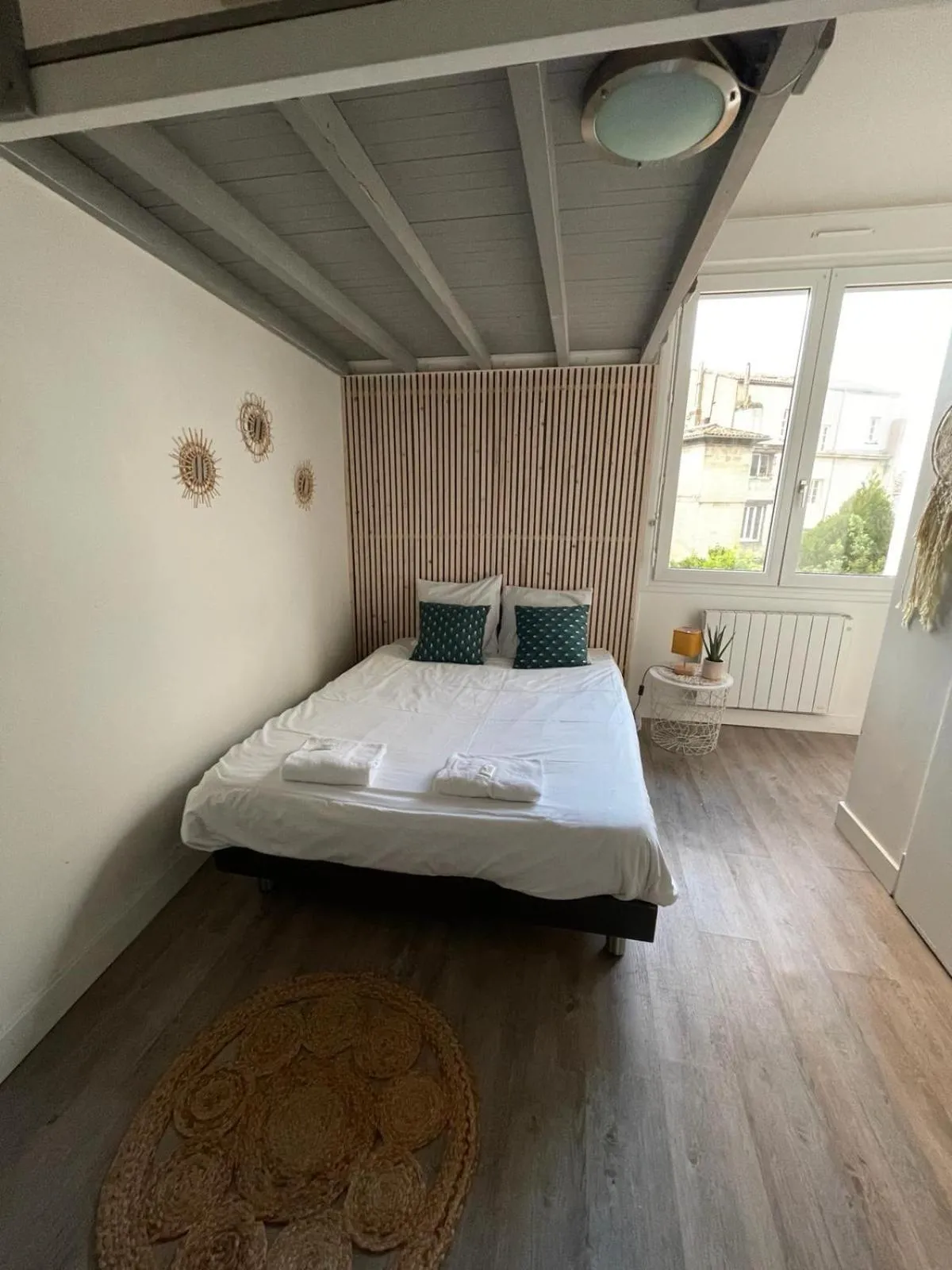 Bed in Studios dans l'hyper centre Bordeaux