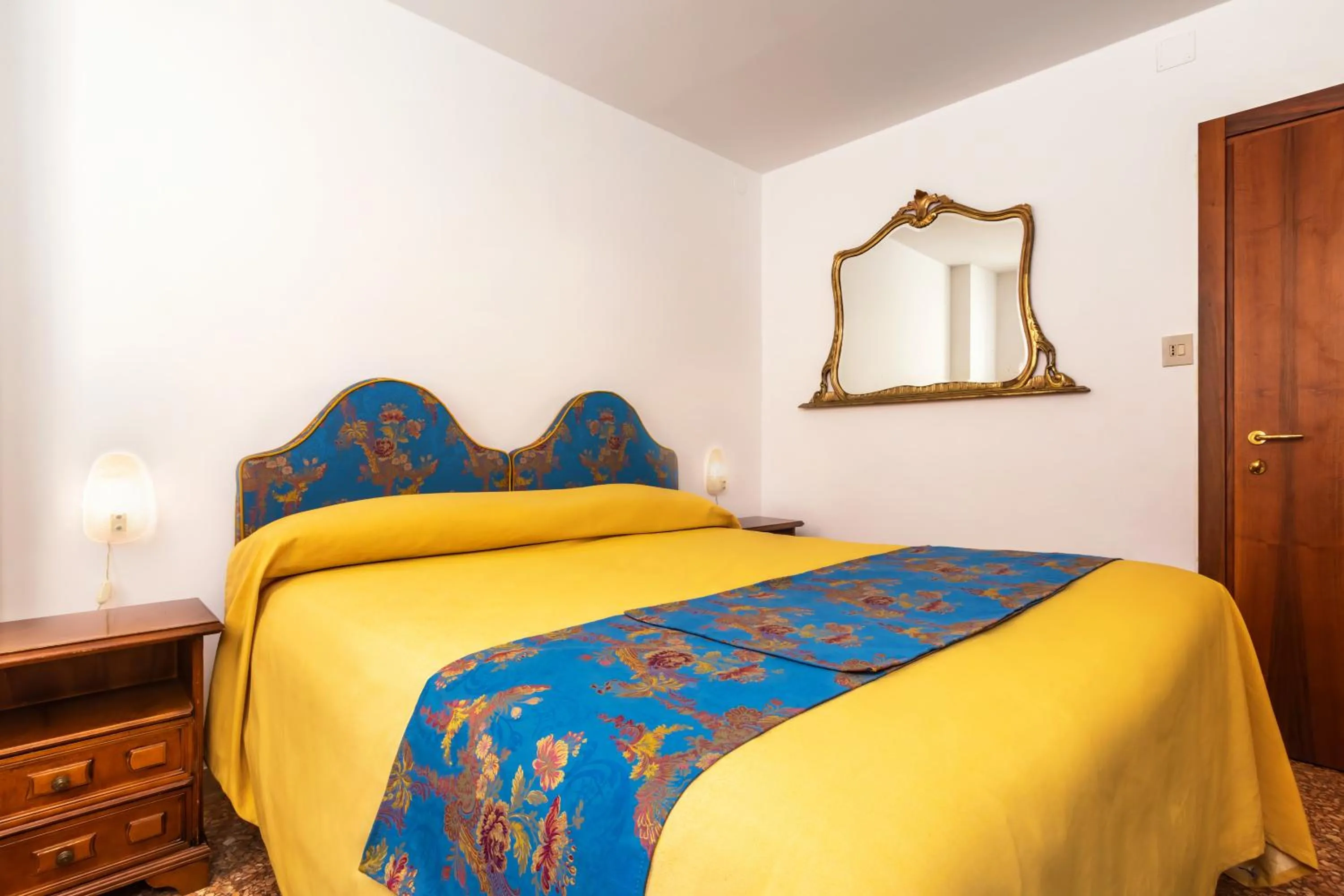 Bed in Hotel Casa Boccassini