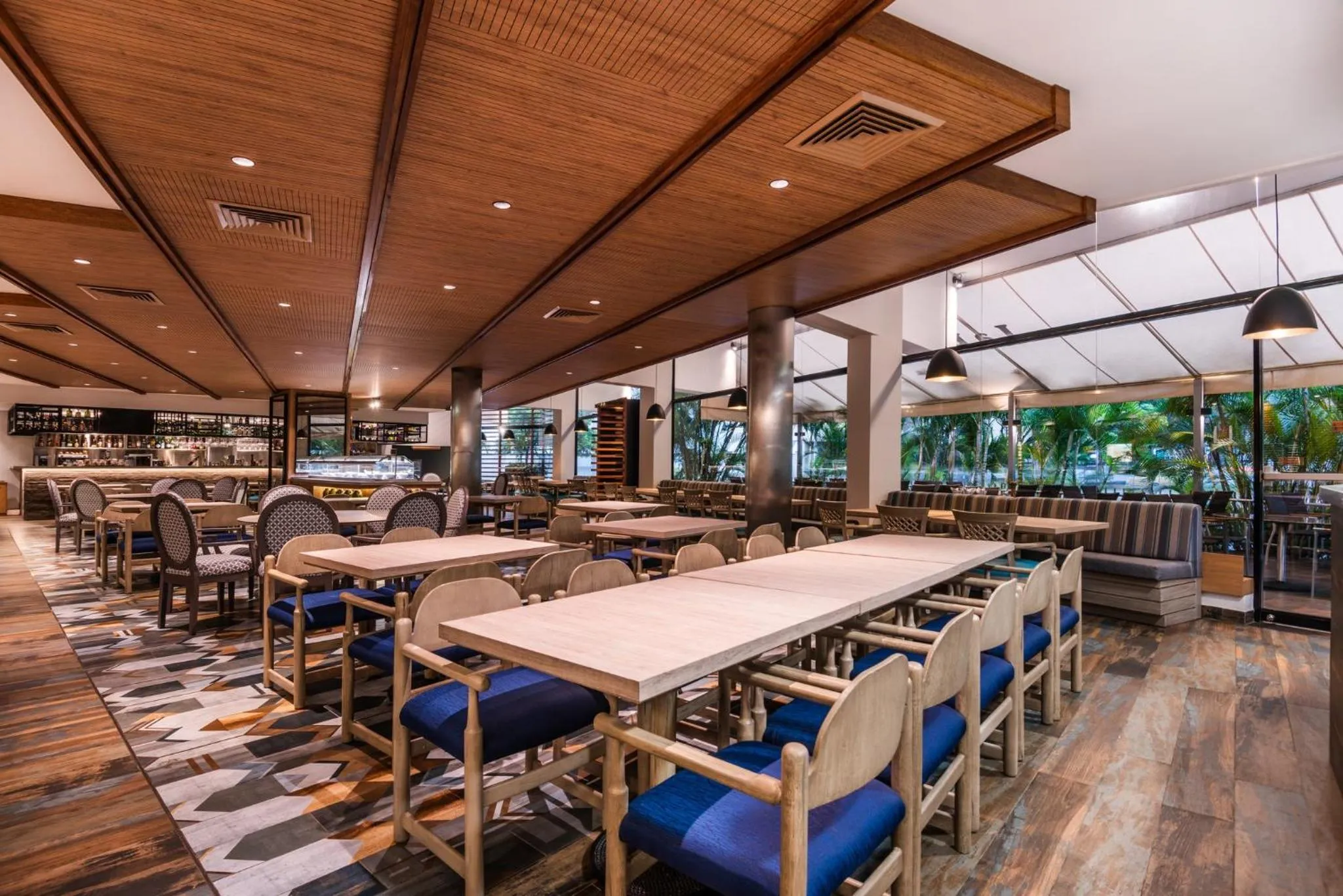 Restaurant/places to eat in Hotel Intercontinental Cali by IHG