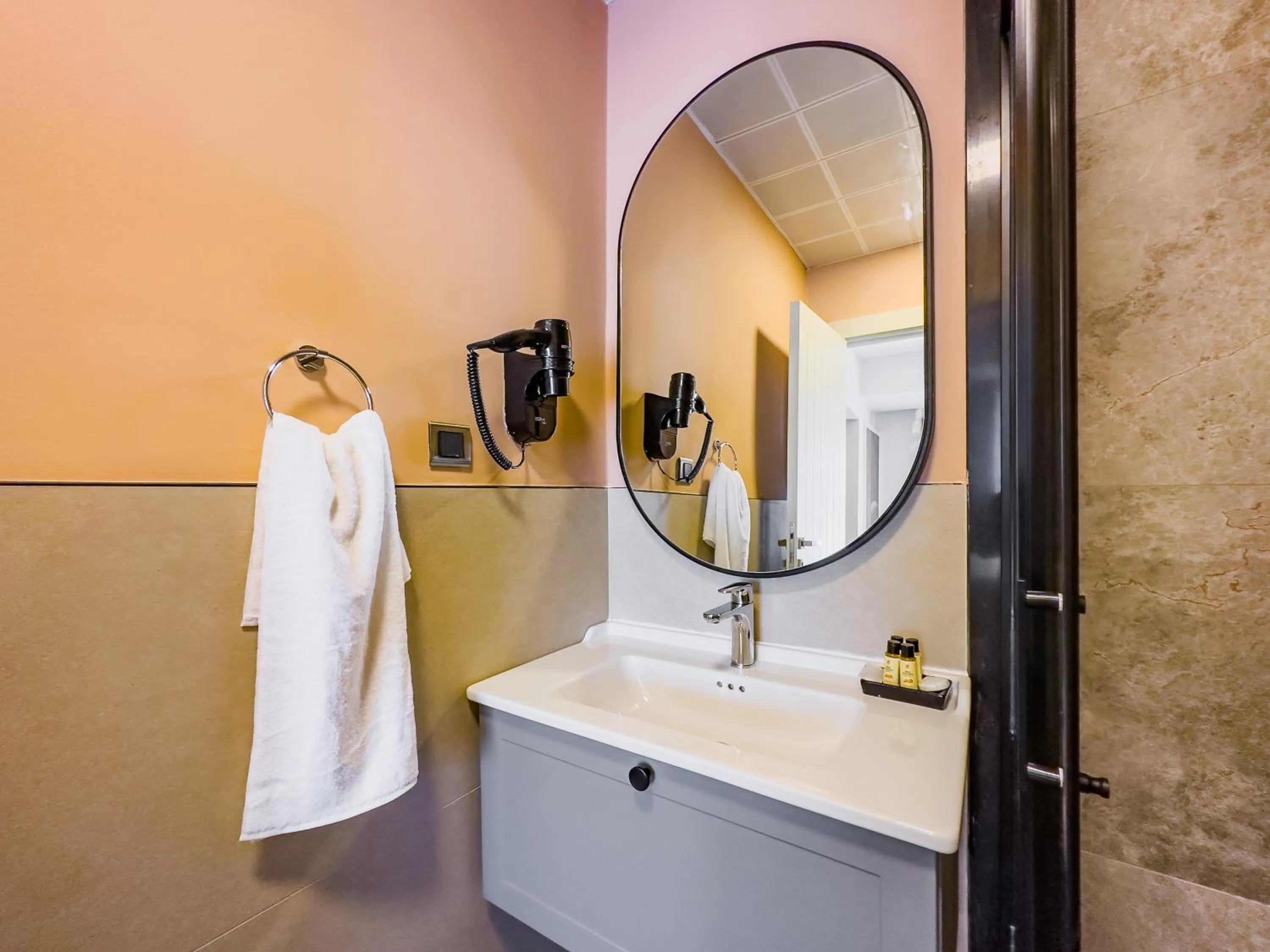 Bathroom in Dedeoğlu Port Hotel