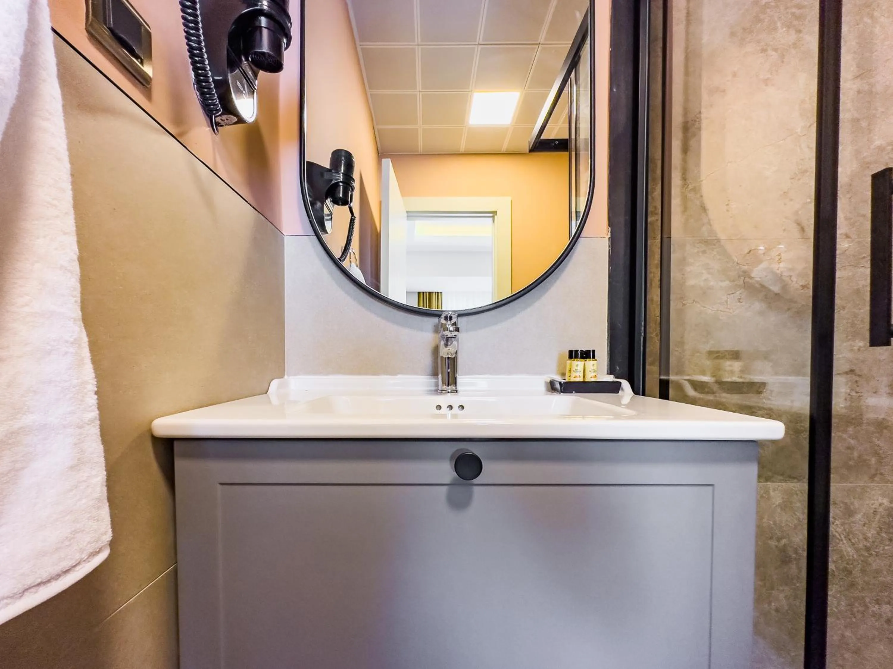 Bathroom in Dedeoğlu Port Hotel