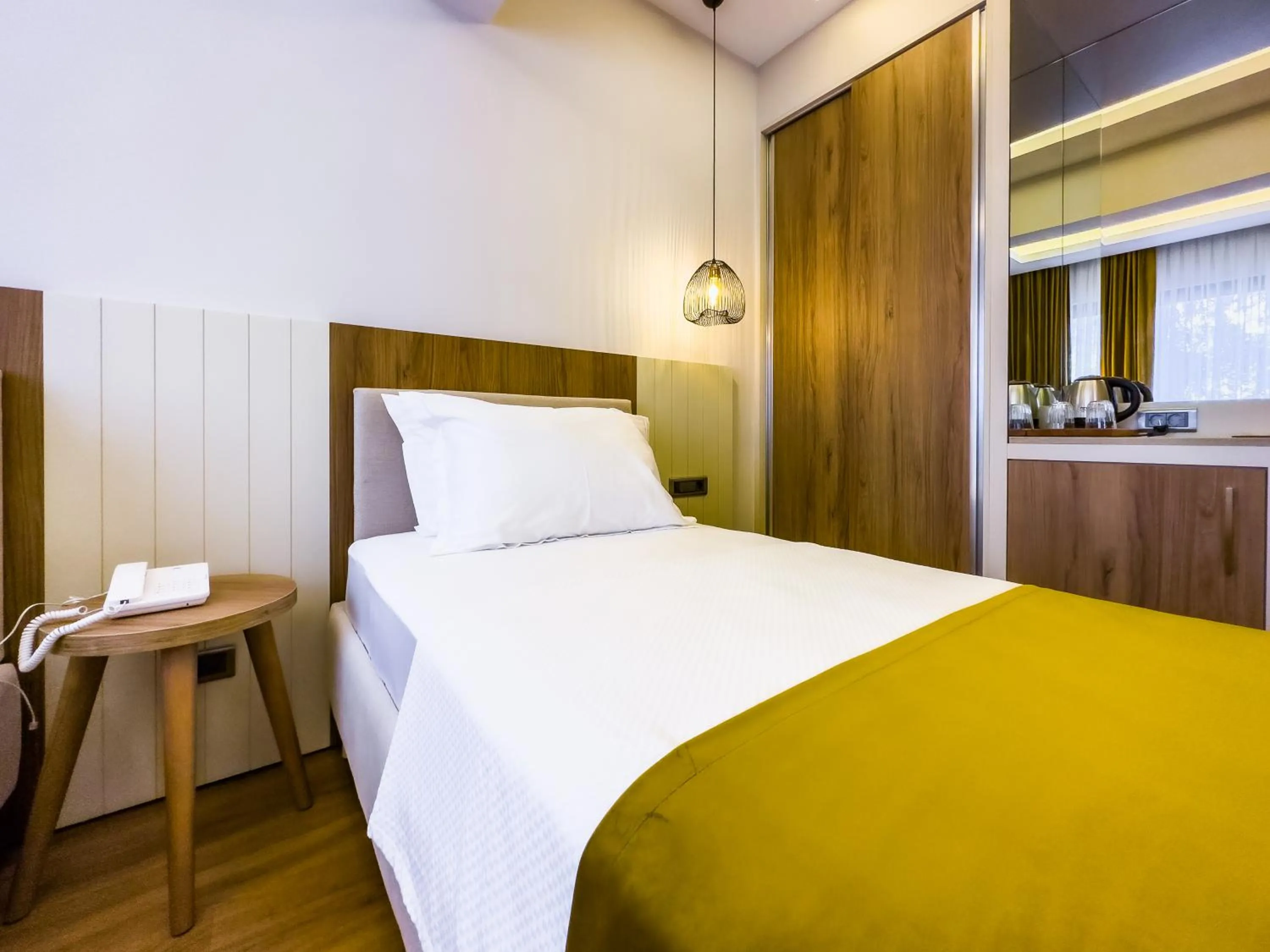 Bed in Dedeoğlu Port Hotel