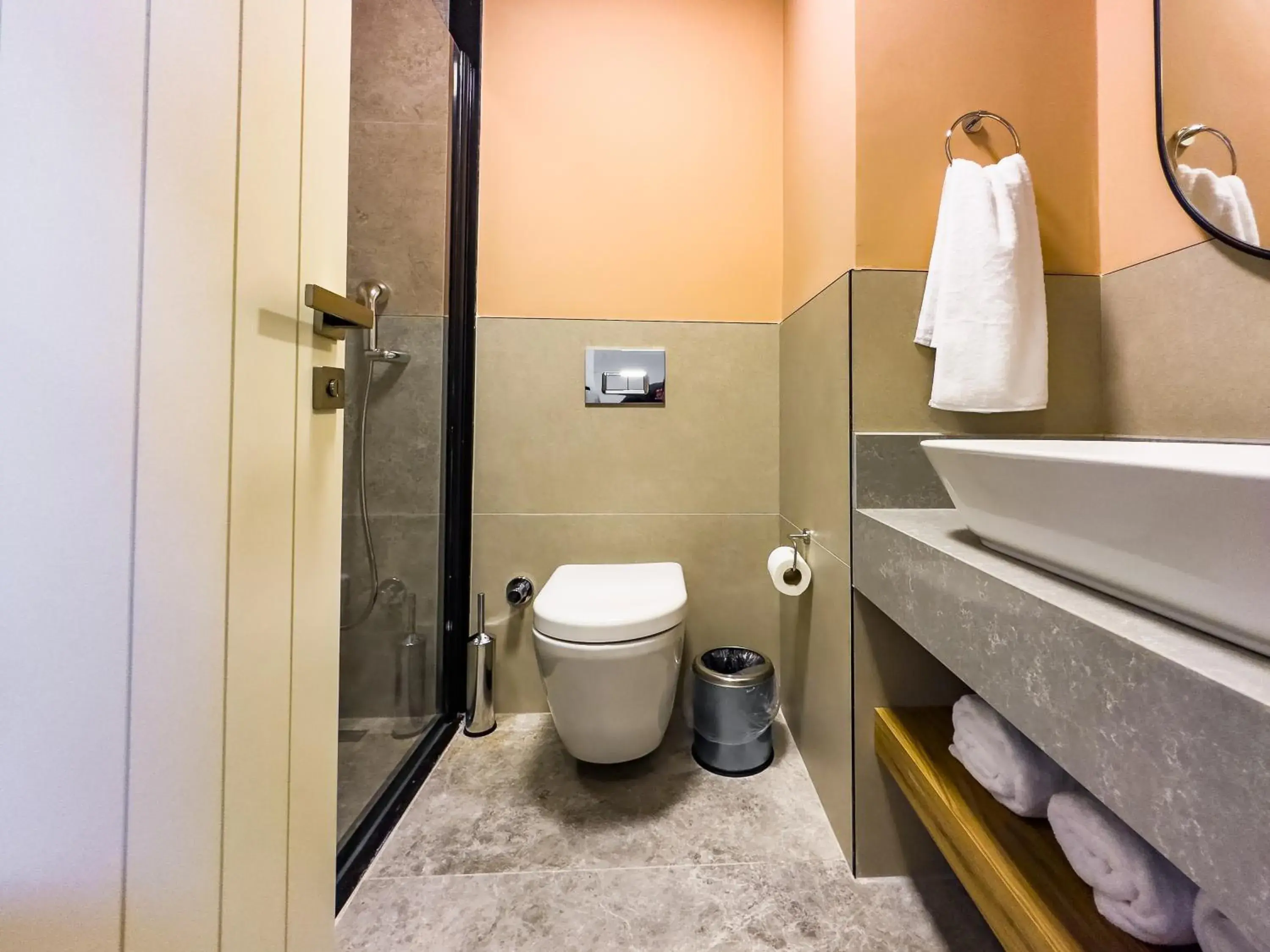 Double Room with Balcony in Dedeoğlu Port Hotel Double Room with Balcony in Dedeoğlu Port Hotel