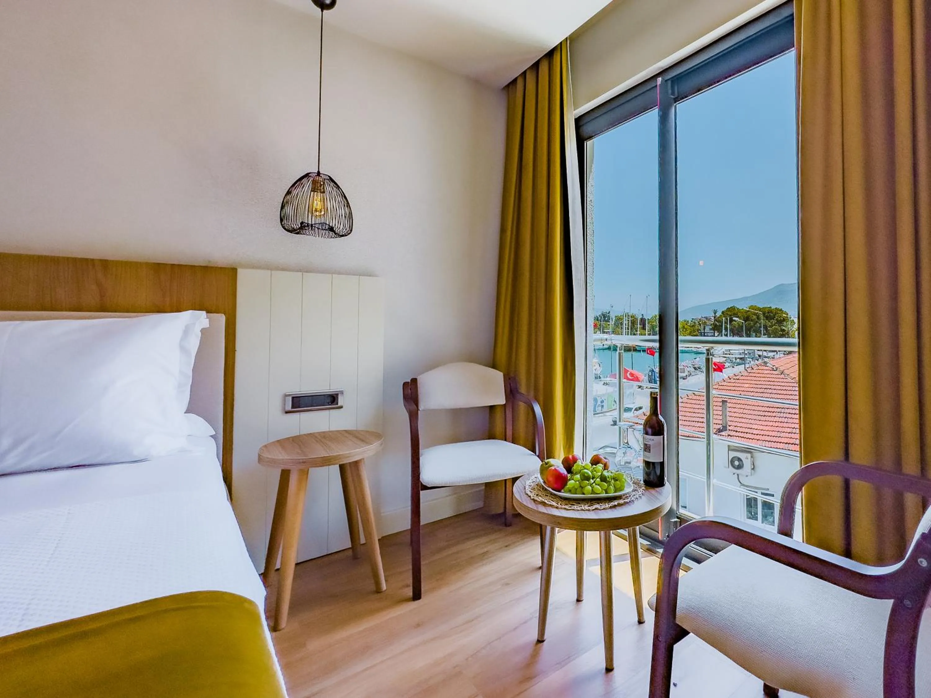 Bed in Dedeoğlu Port Hotel