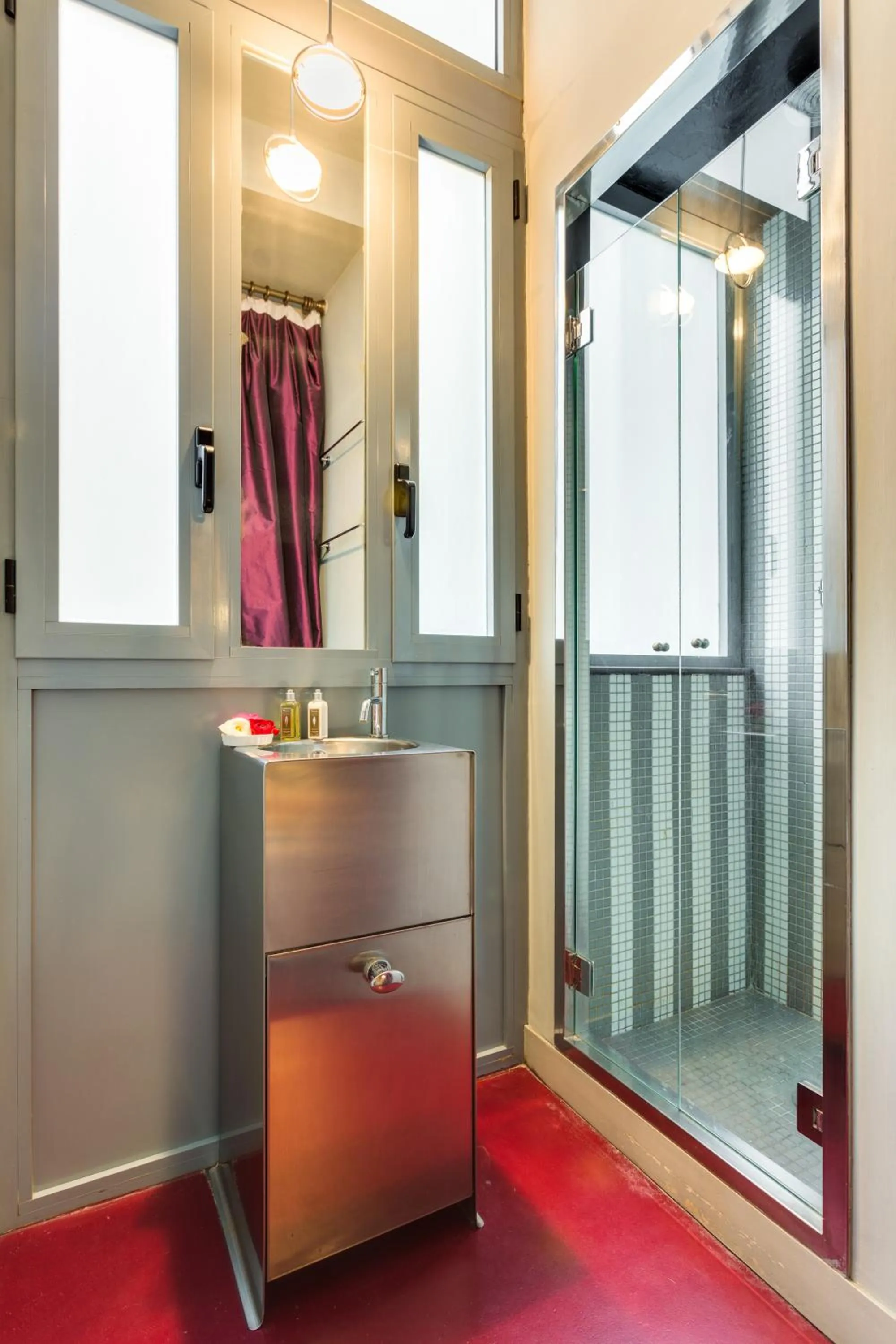 Toilet in Casa Heberart Guest House Sistina