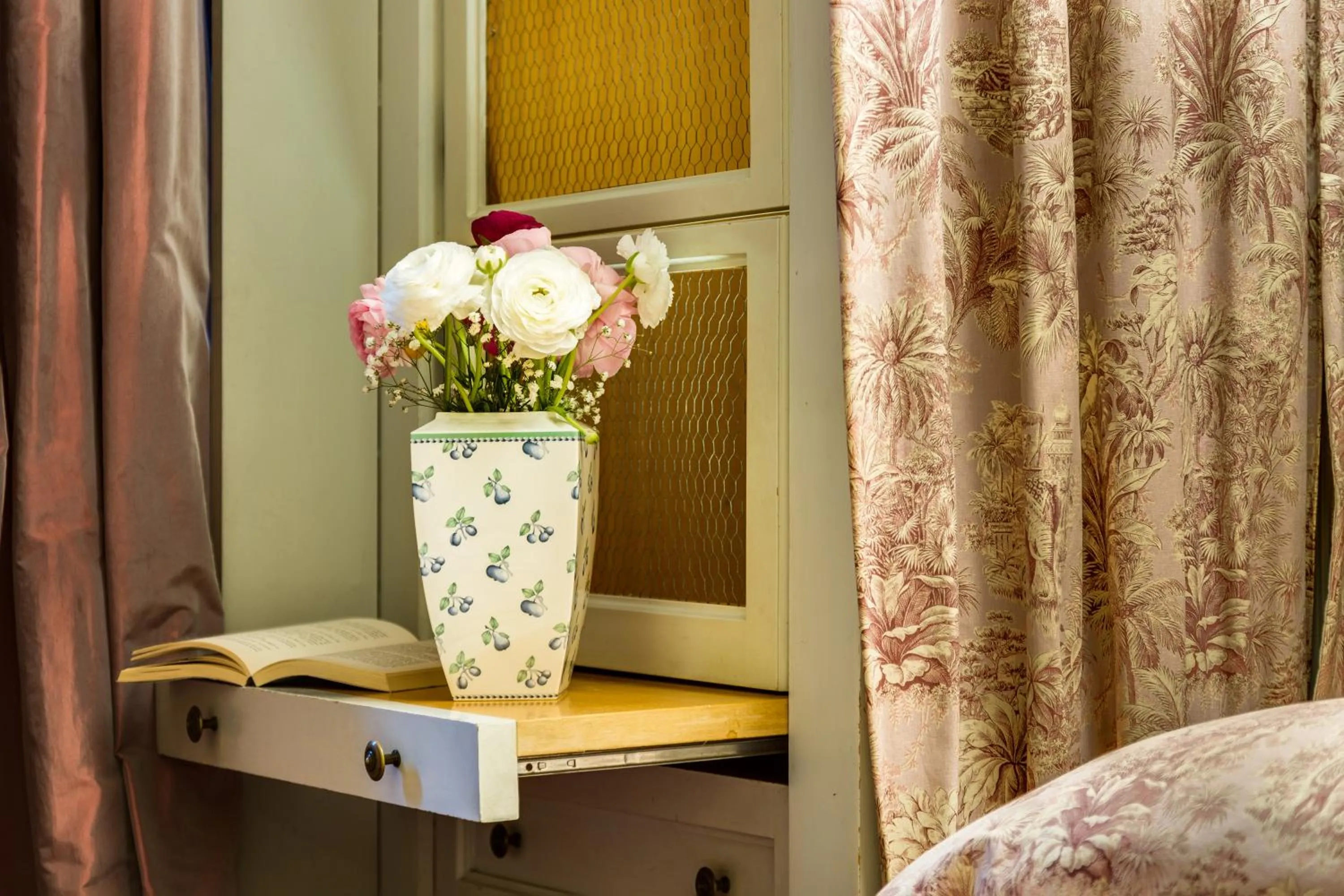 Decorative detail in Casa Heberart Guest House Sistina