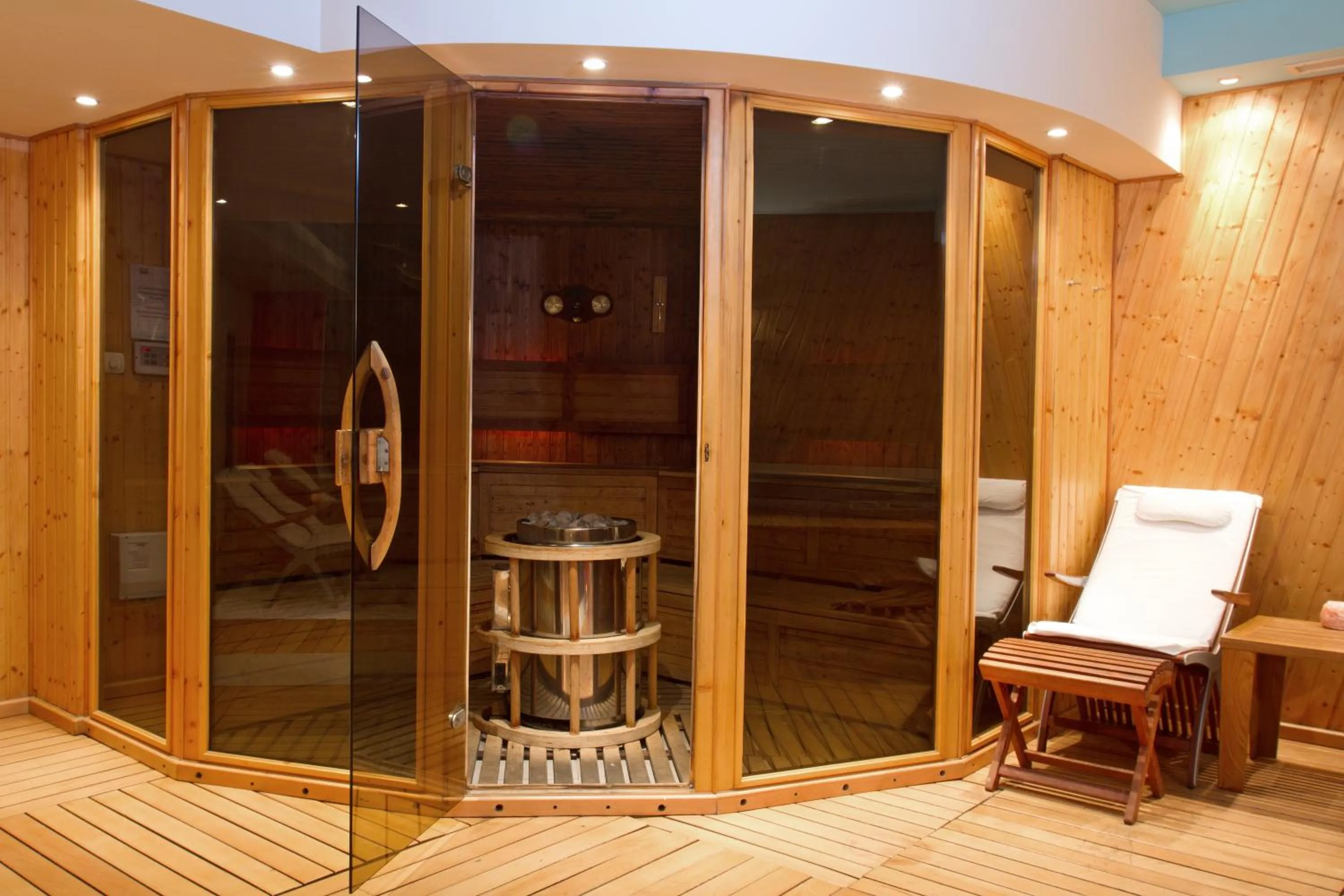 Sauna in Crystal Palace Boutique Hotel
