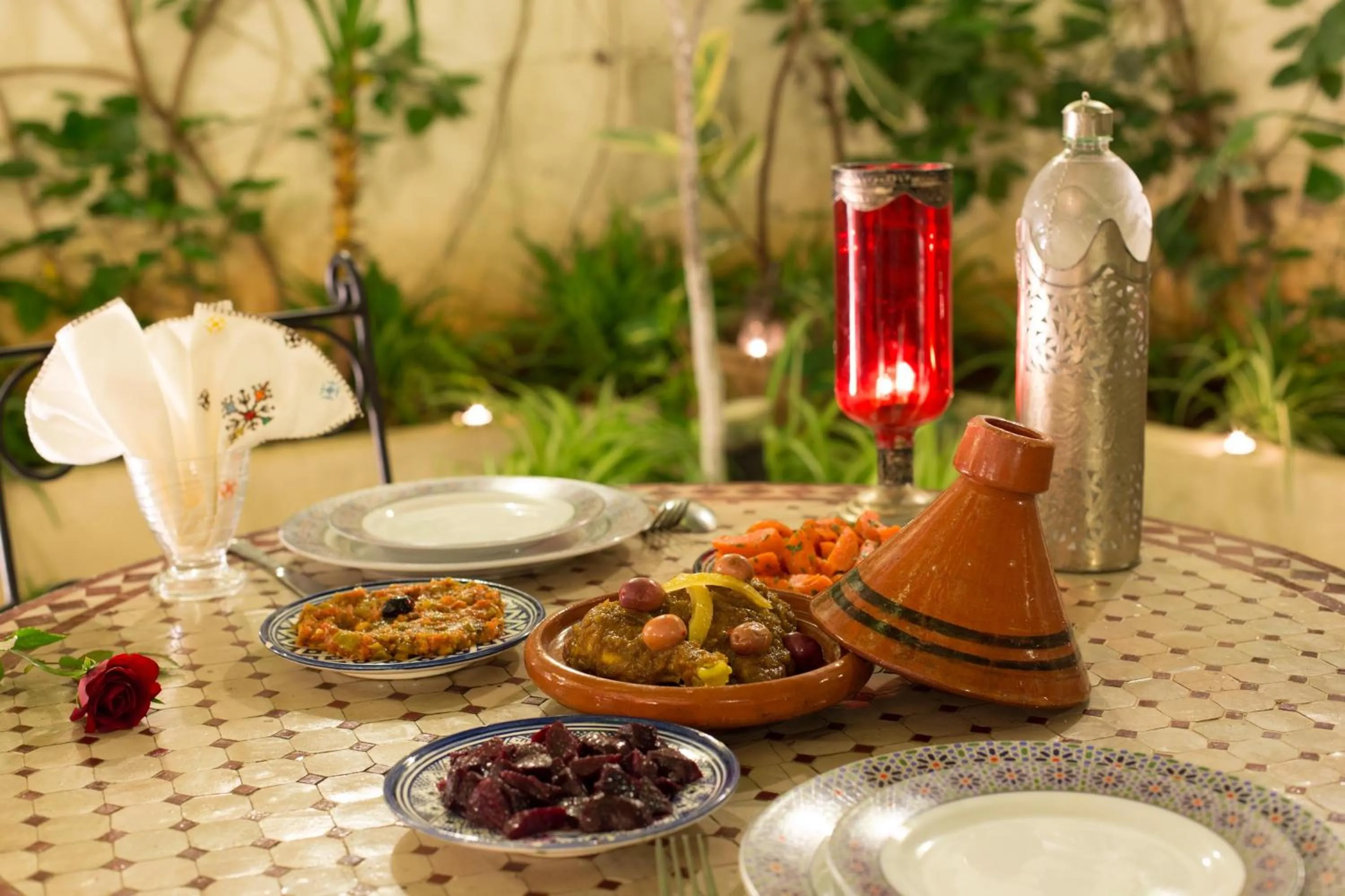 Restaurant/places to eat in Riad Jardin Chrifa
