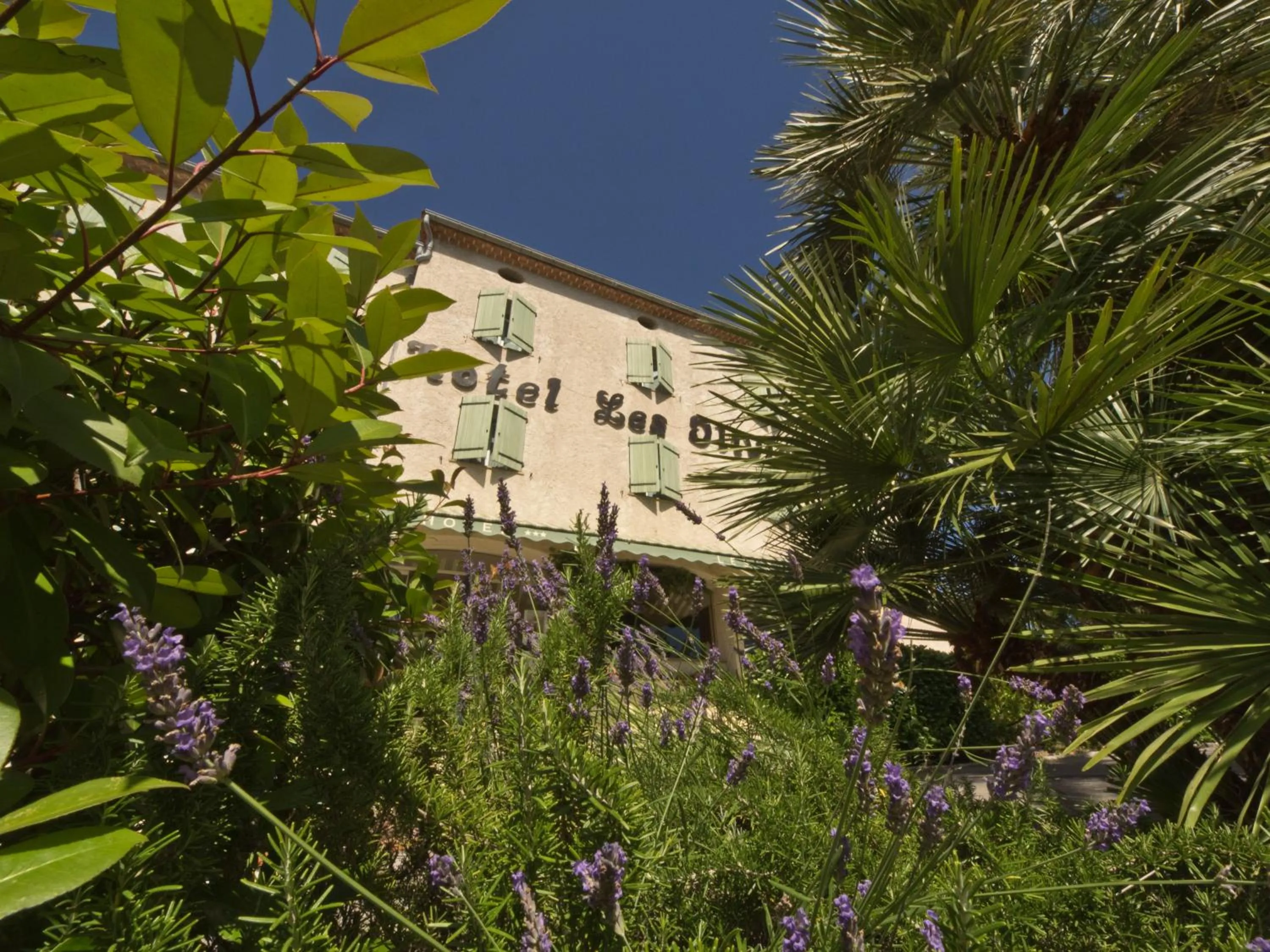 Facade/entrance in Hotel Les Oliviers