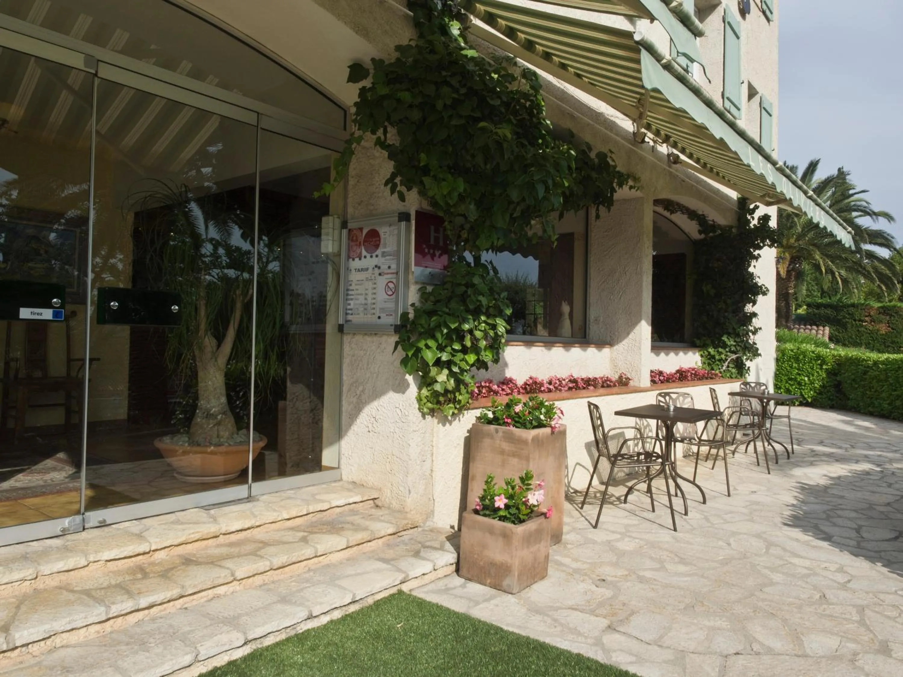 Balcony/Terrace in Hotel Les Oliviers