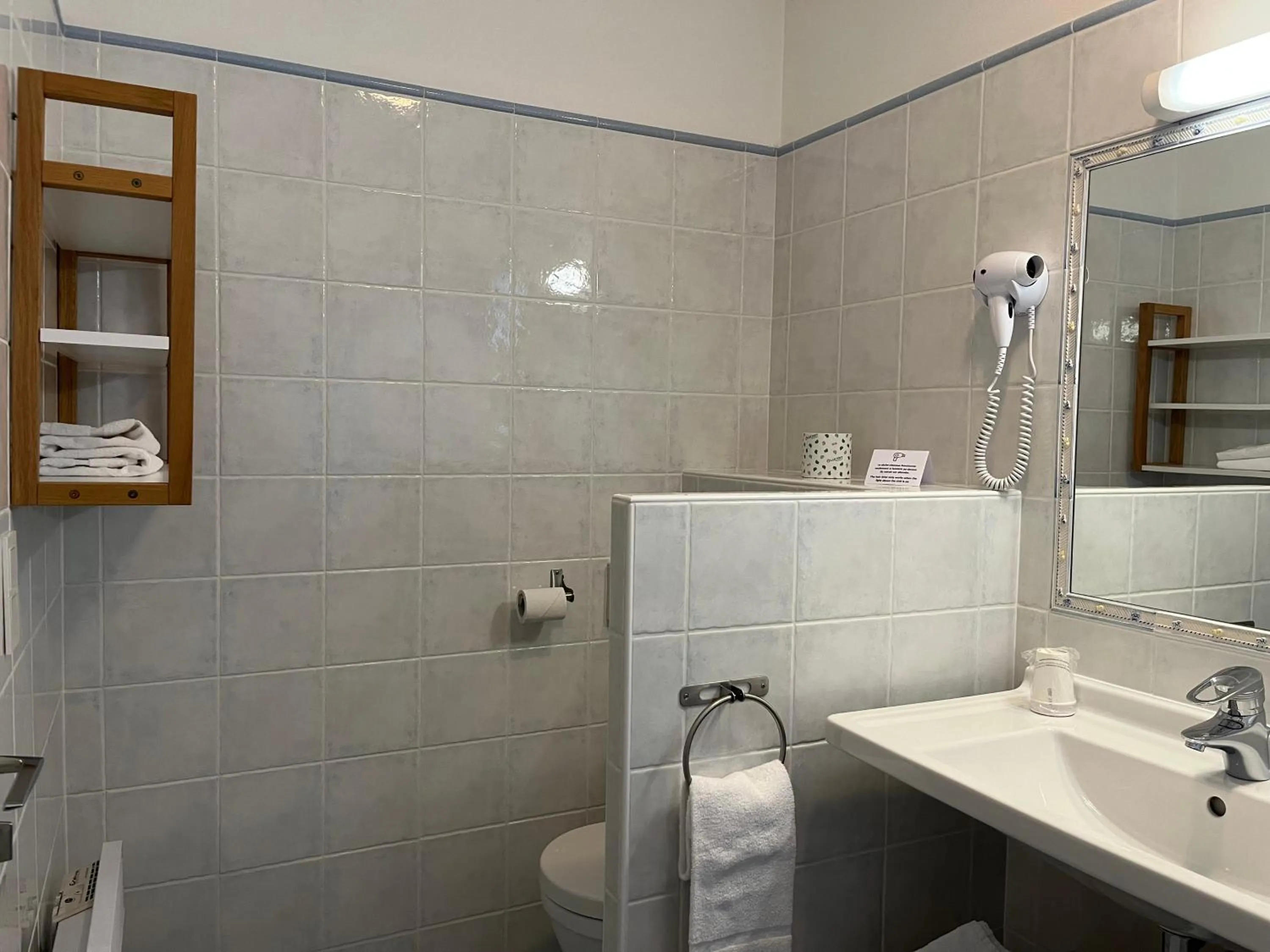 Bathroom in Hotel Les Oliviers