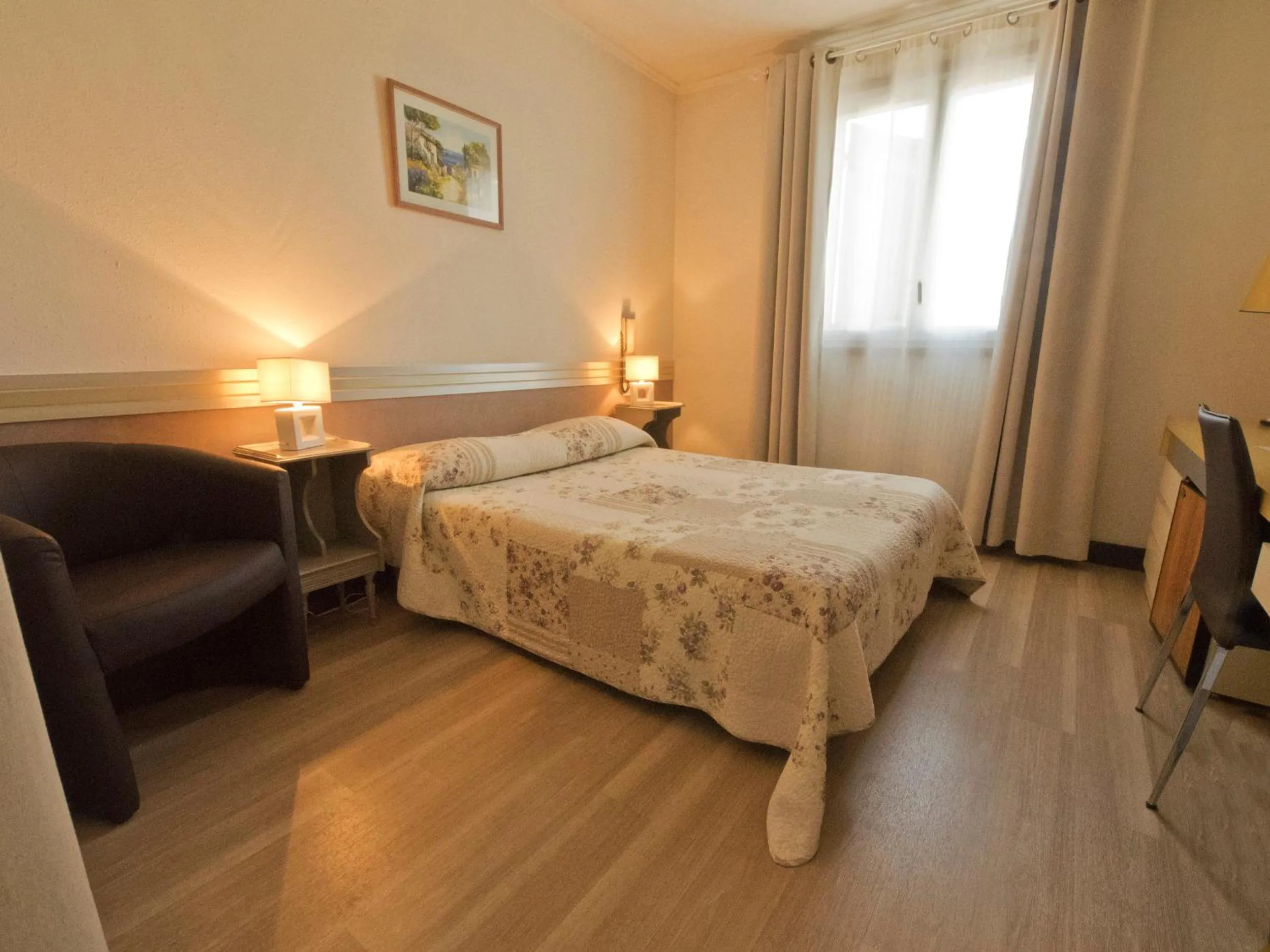 Bedroom, Bed in Hotel Les Oliviers