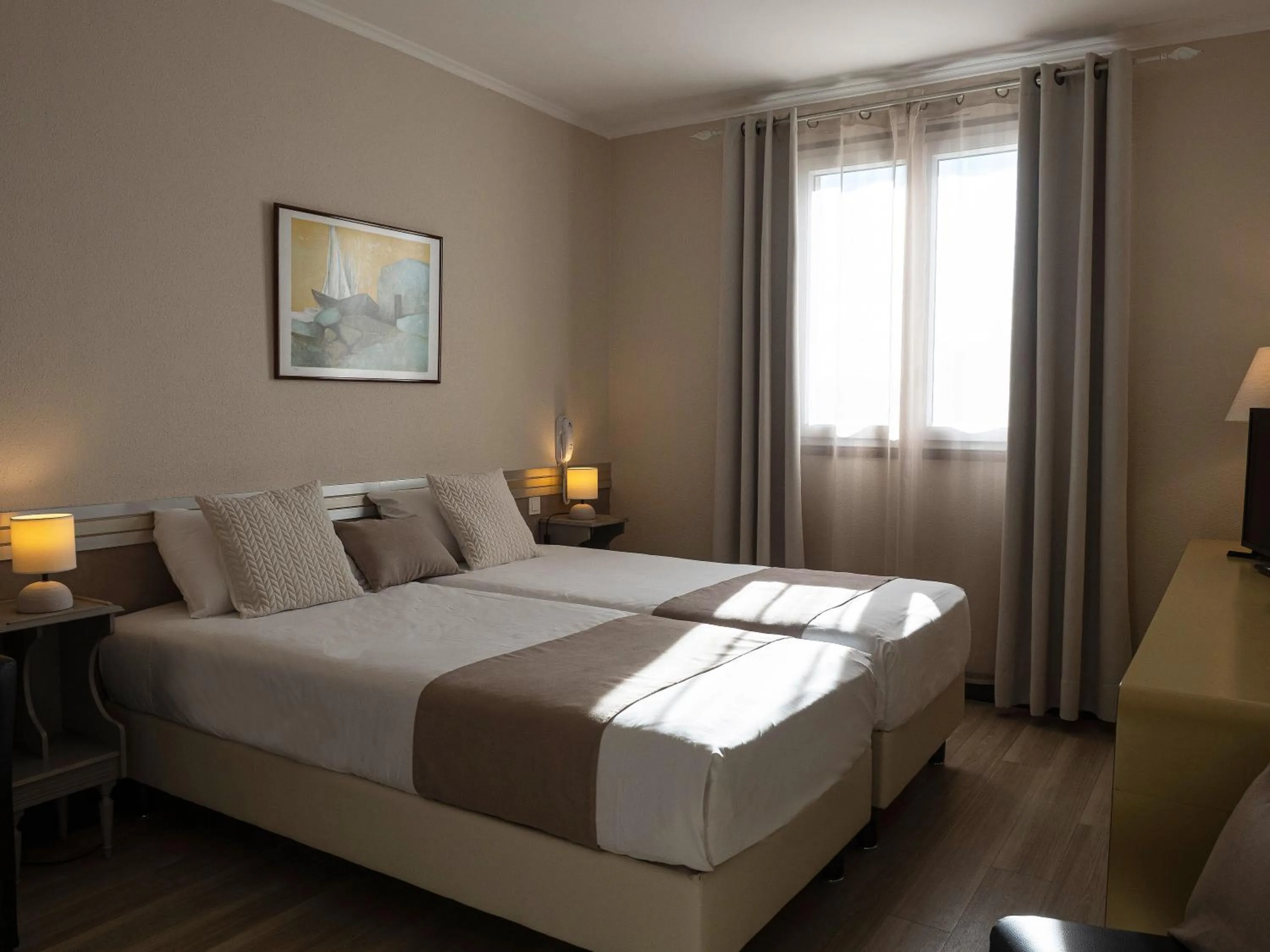 Bedroom, Bed in Hotel Les Oliviers