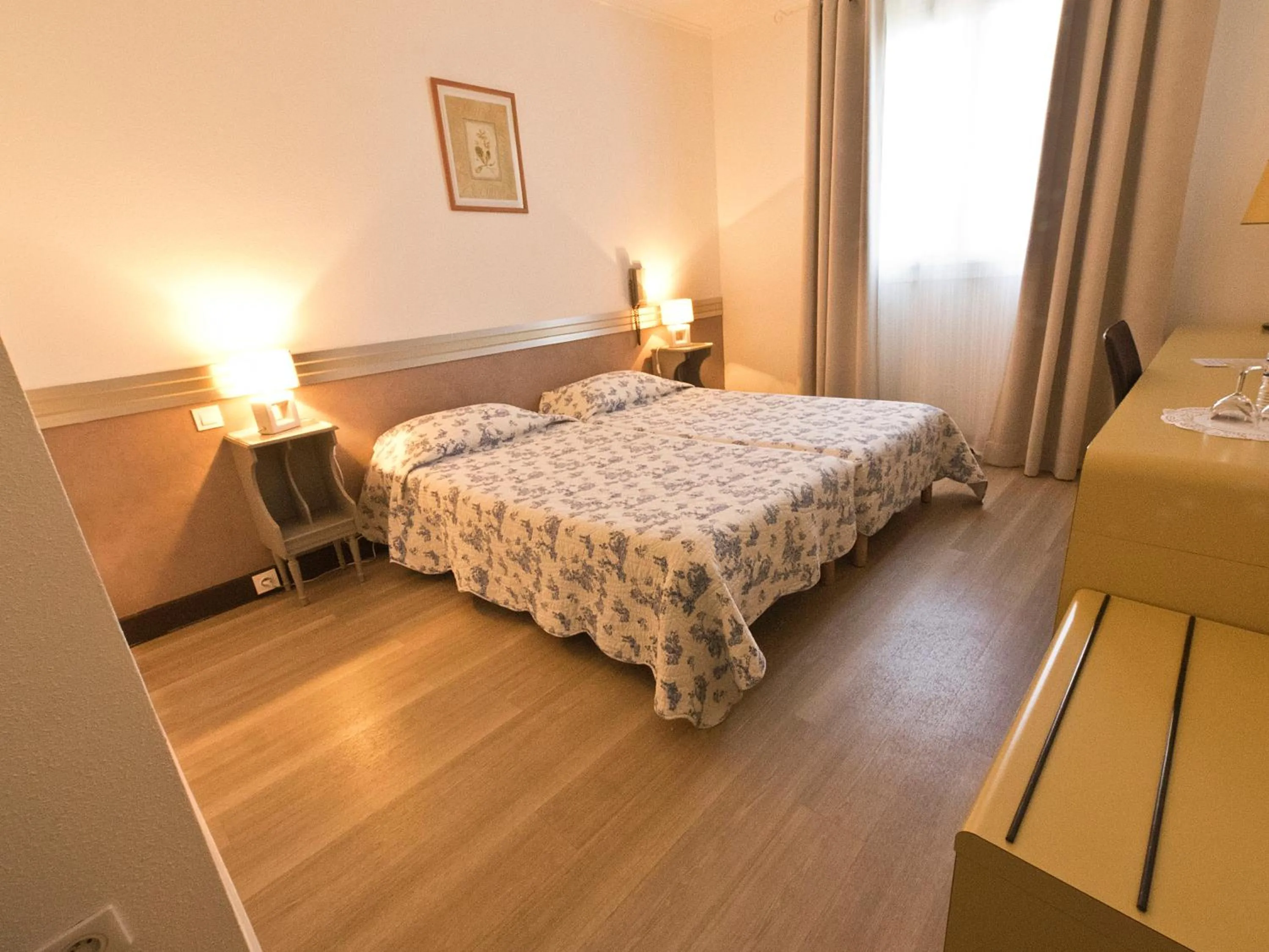 Photo of the whole room, Bed in Hotel Les Oliviers