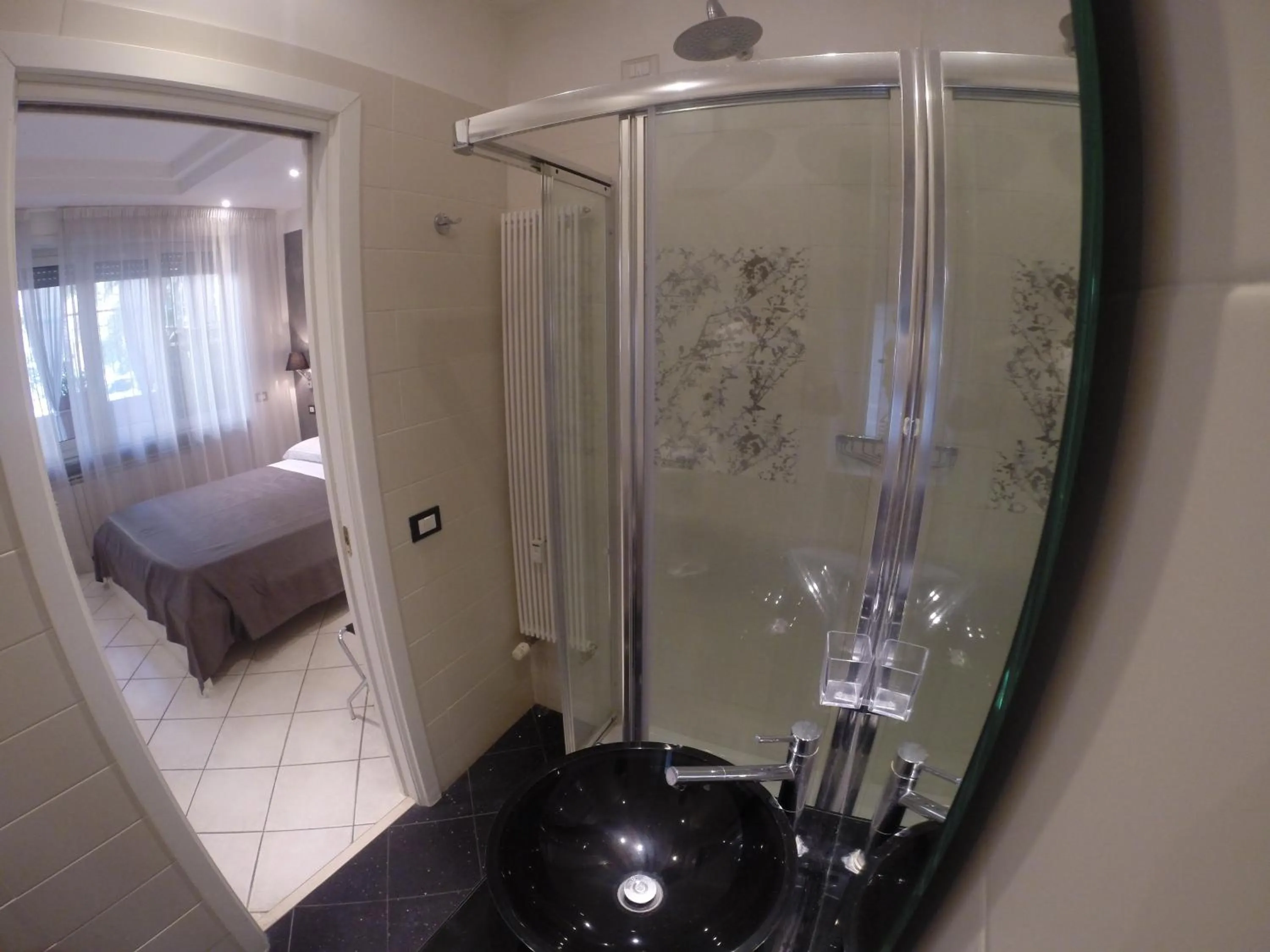 Bathroom, Bed in Tre R