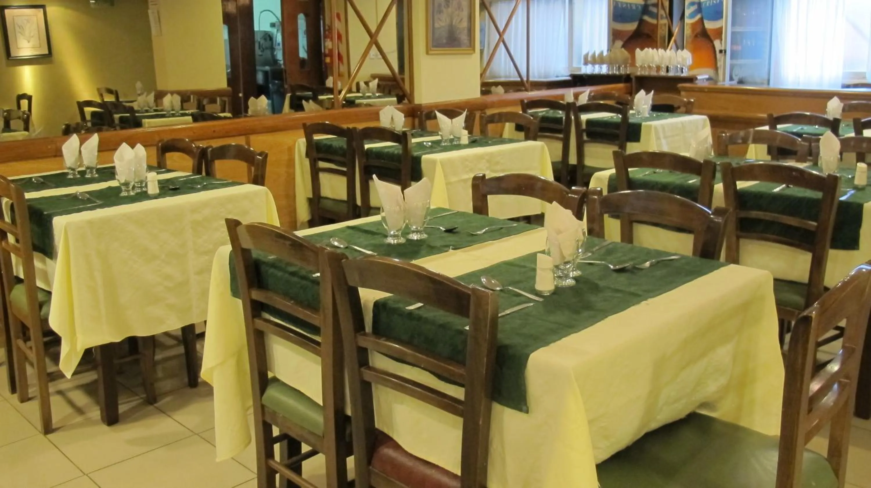Restaurant/places to eat in Hotel Internacional