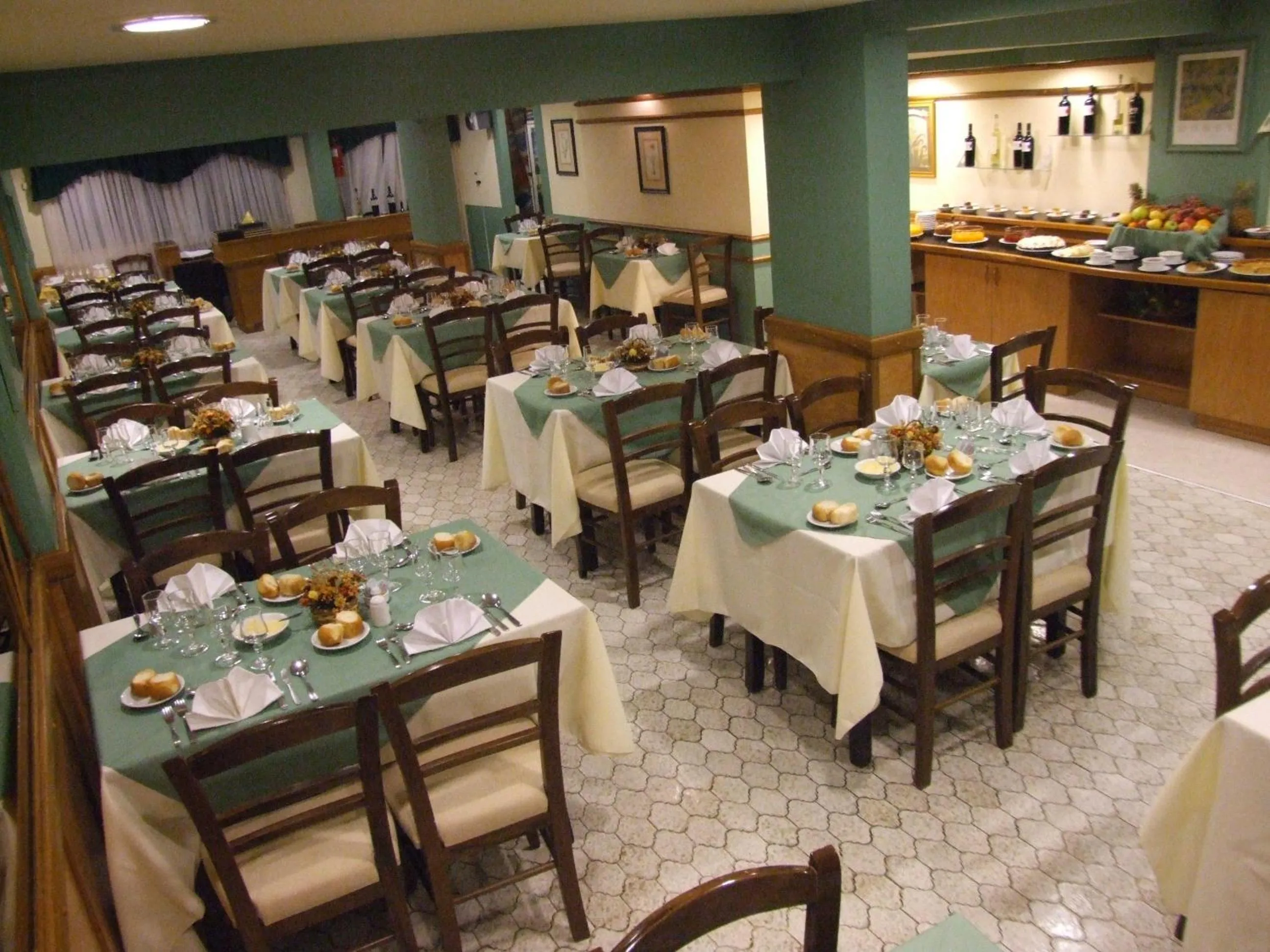Restaurant/places to eat in Hotel Internacional