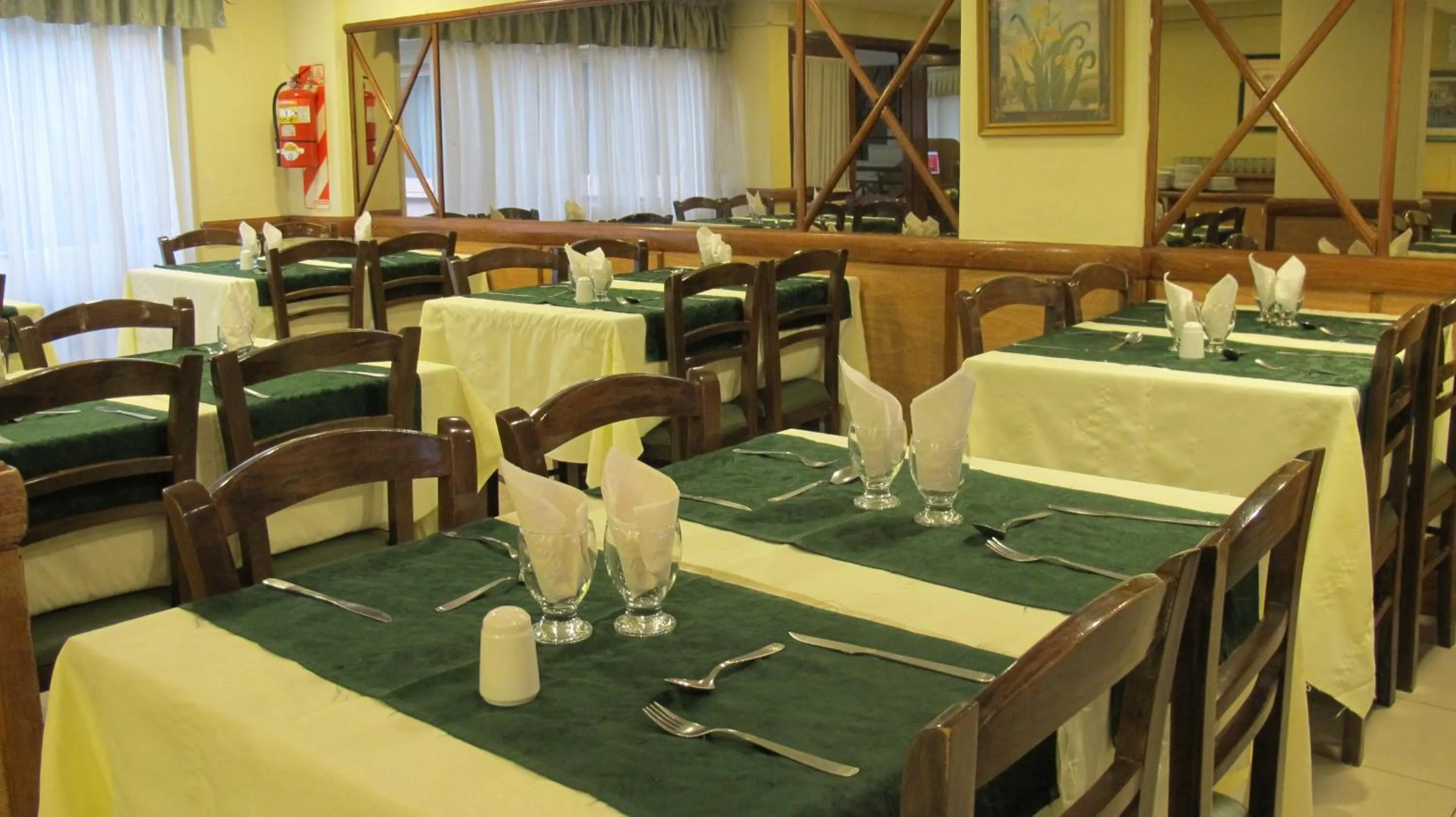 Restaurant/places to eat in Hotel Internacional