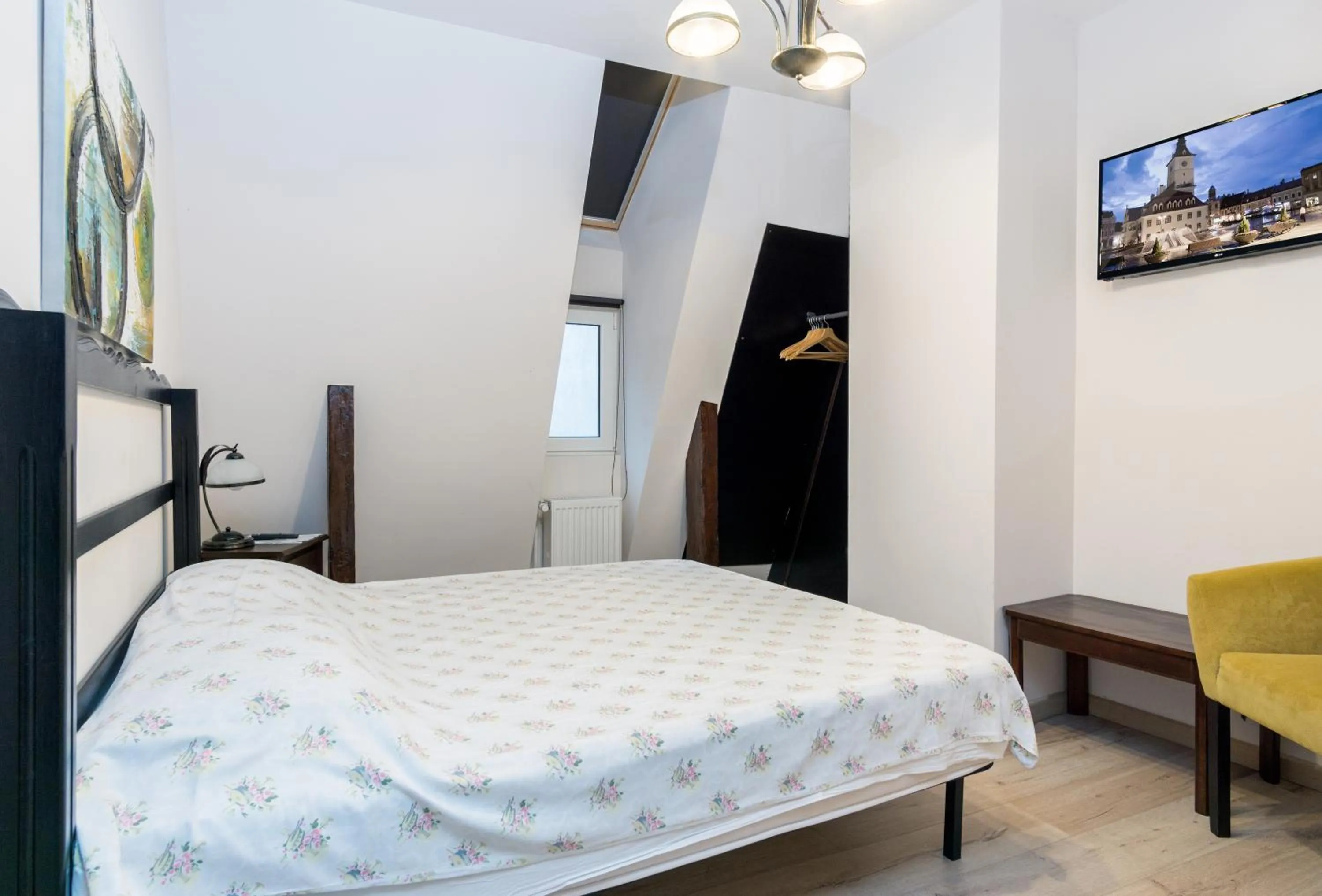 Photo of the whole room, Bed in House 54