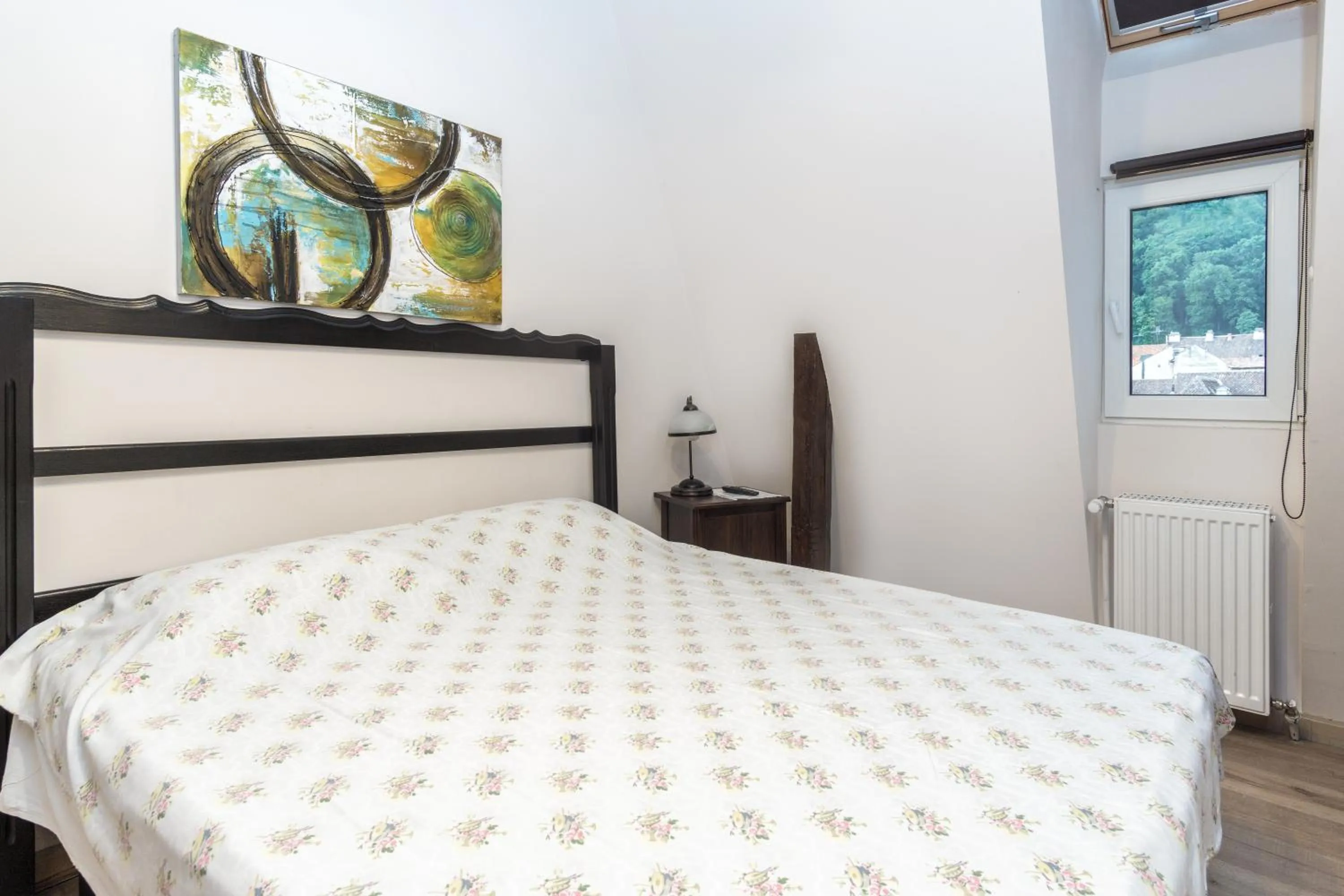 Photo of the whole room, Bed in House 54