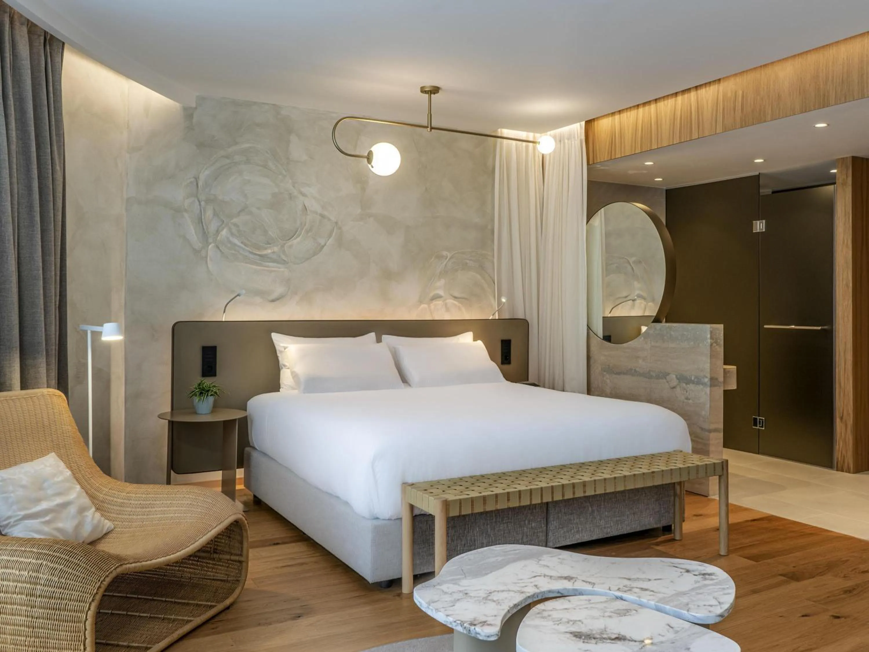 Bedroom, Bed in Maison Sofia - MGallery