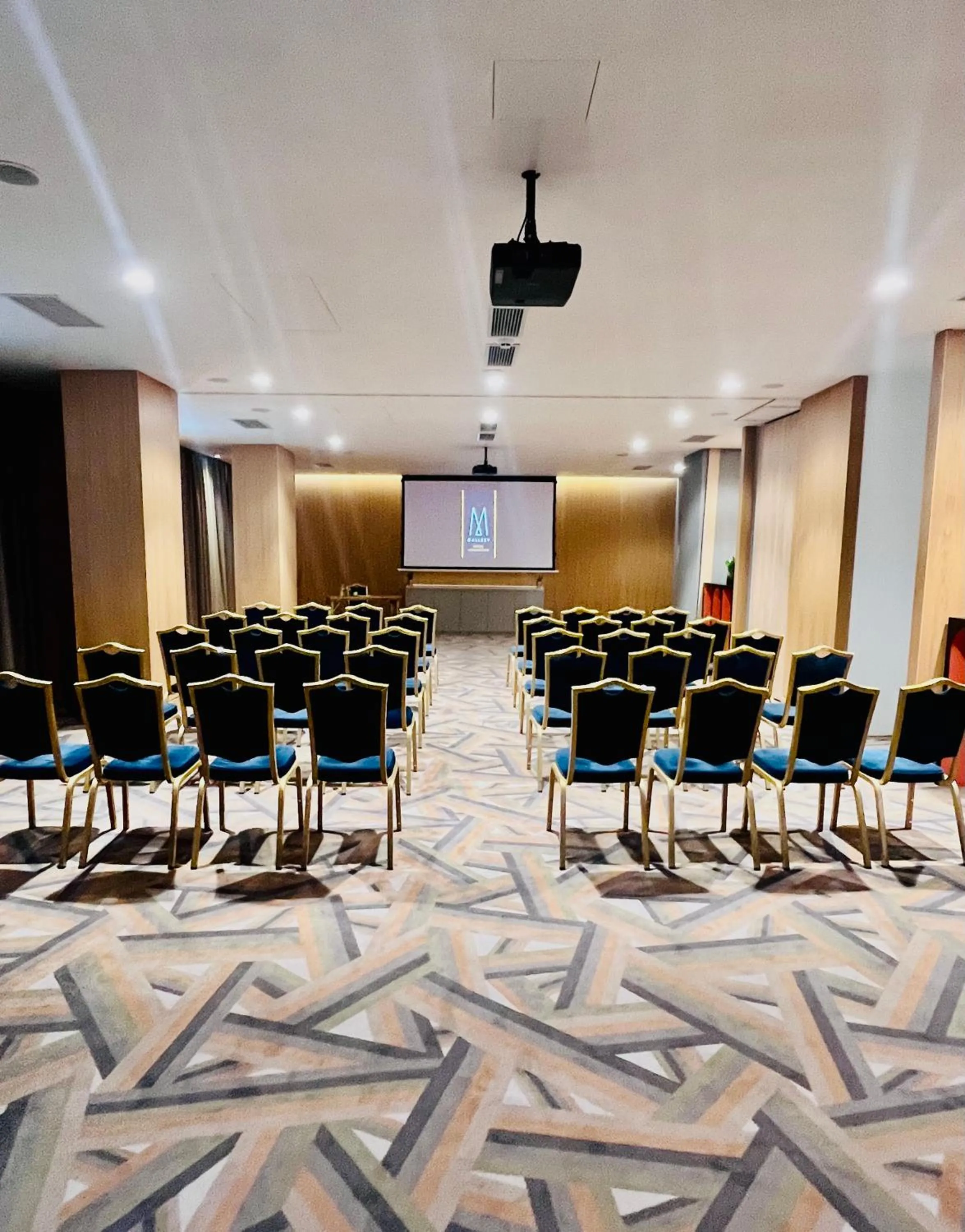 Meeting/conference room in Maison Sofia - MGallery