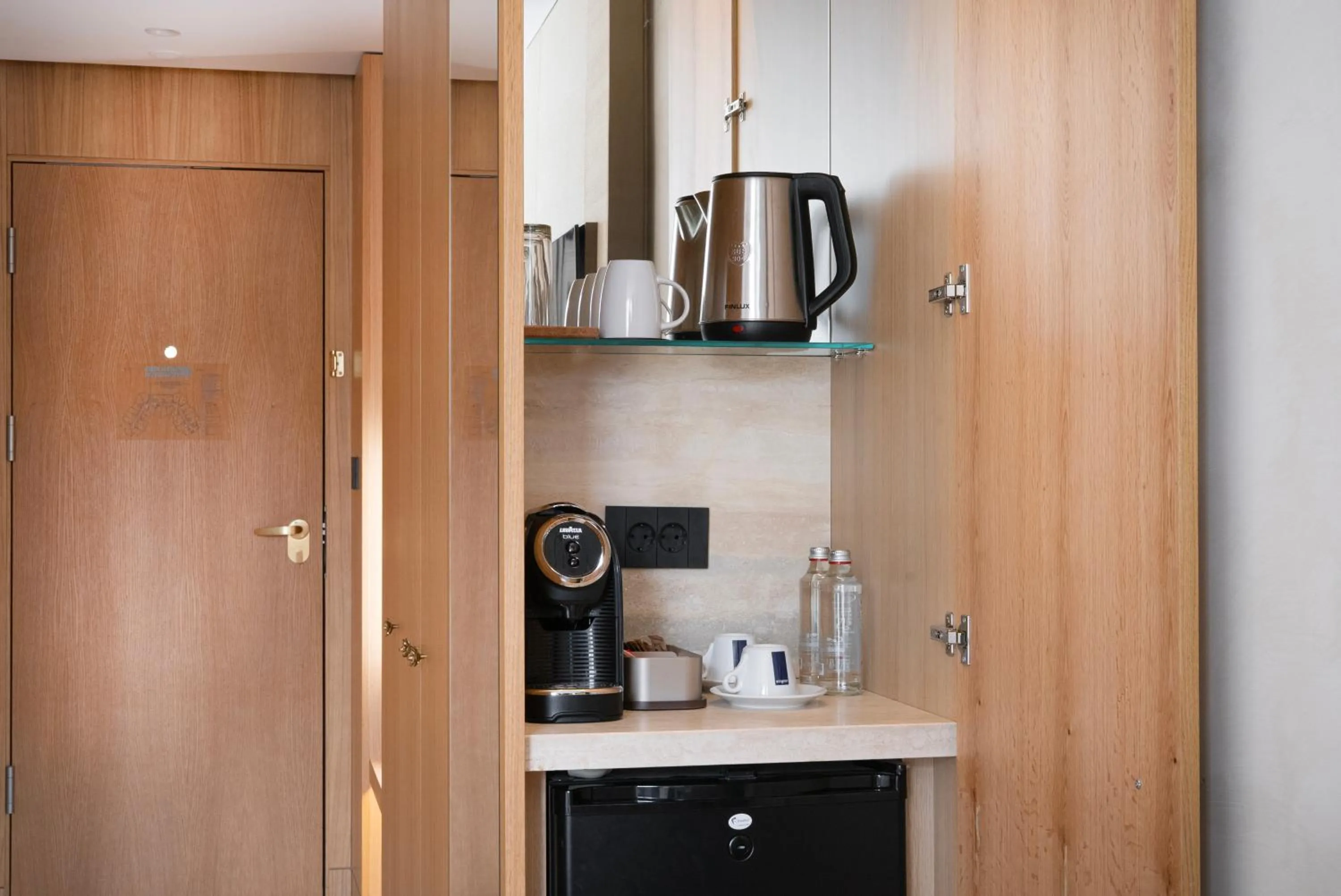 Coffee/tea facilities in Maison Sofia - MGallery