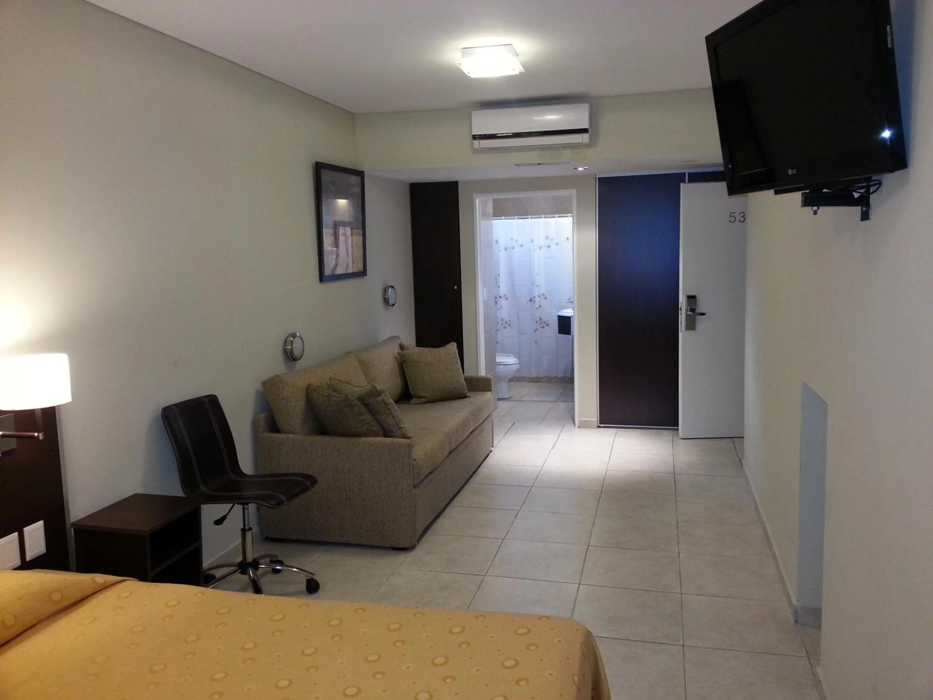 Photo of the whole room in Hotel Nontue Abasto Buenos Aires