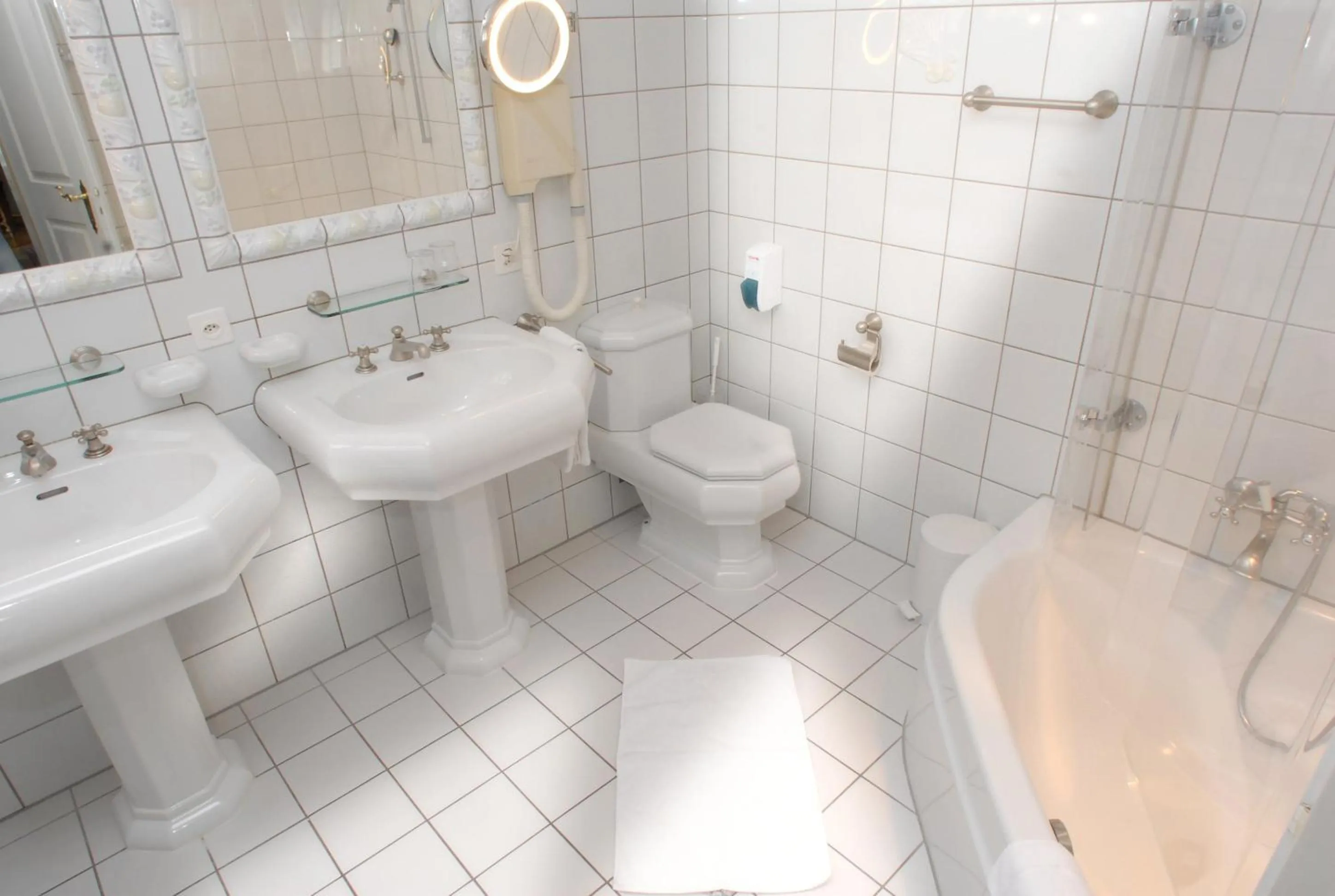 Bathroom in Hotel Gasthof Löwen