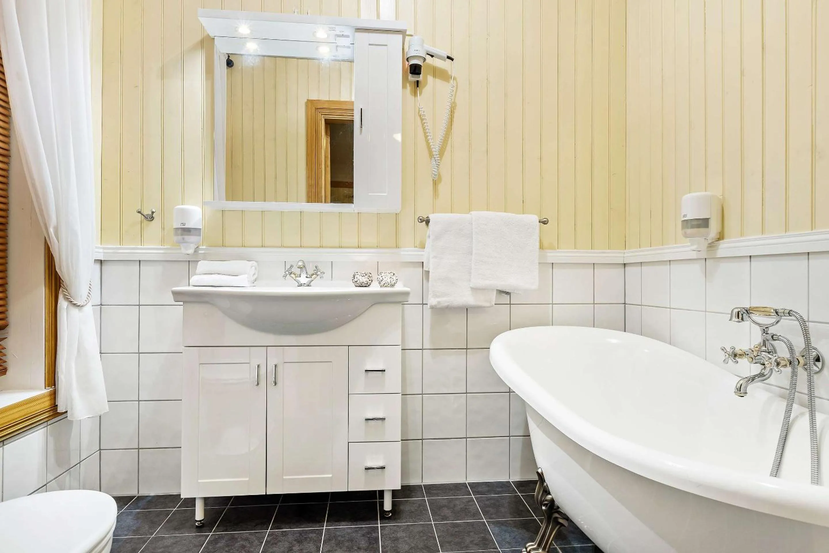 Bathroom in Sandtorgholmen Hotel - Best Western Signature Collection