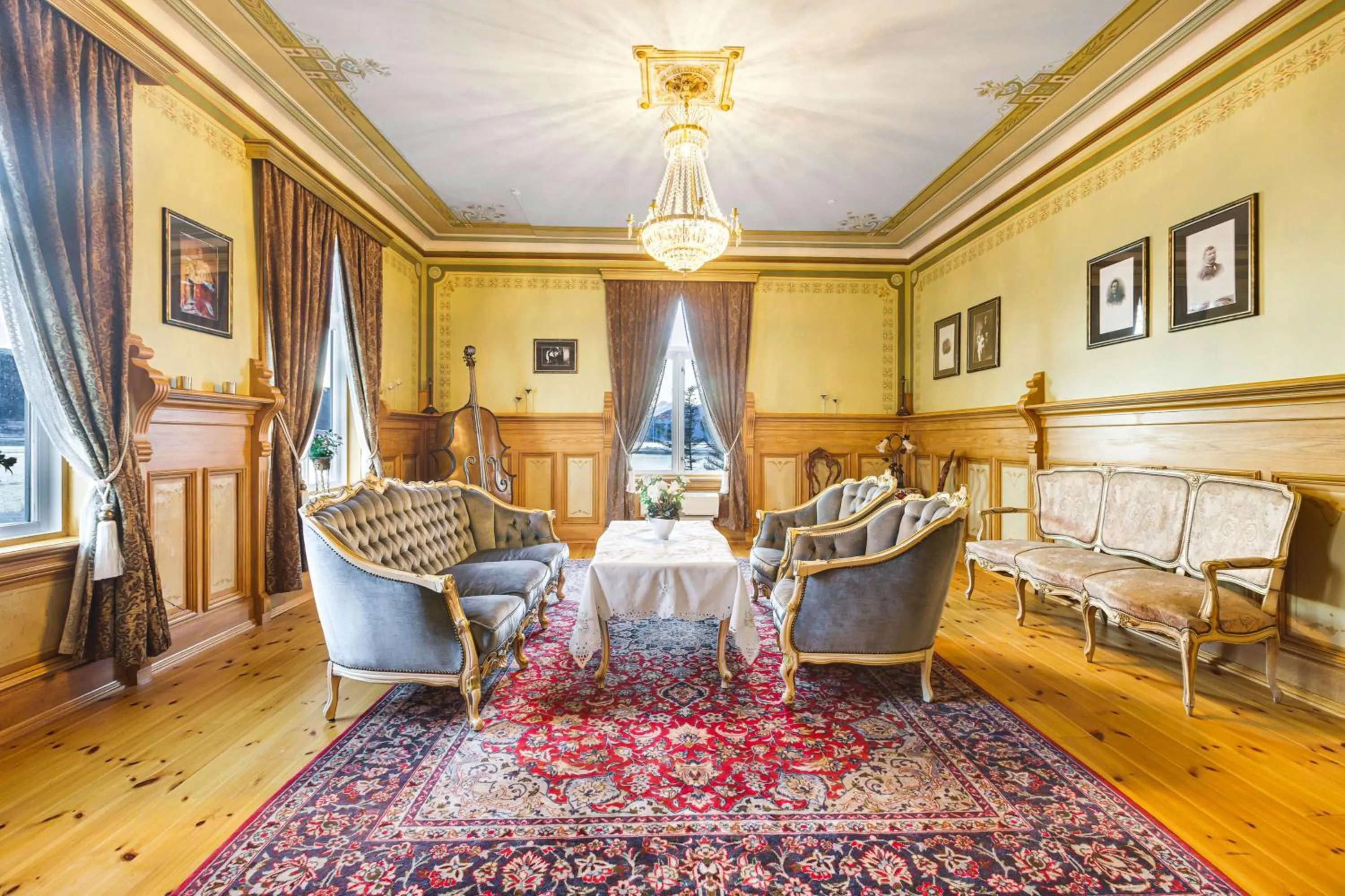 Living room, Bed in Sandtorgholmen Hotel - Best Western Signature Collection