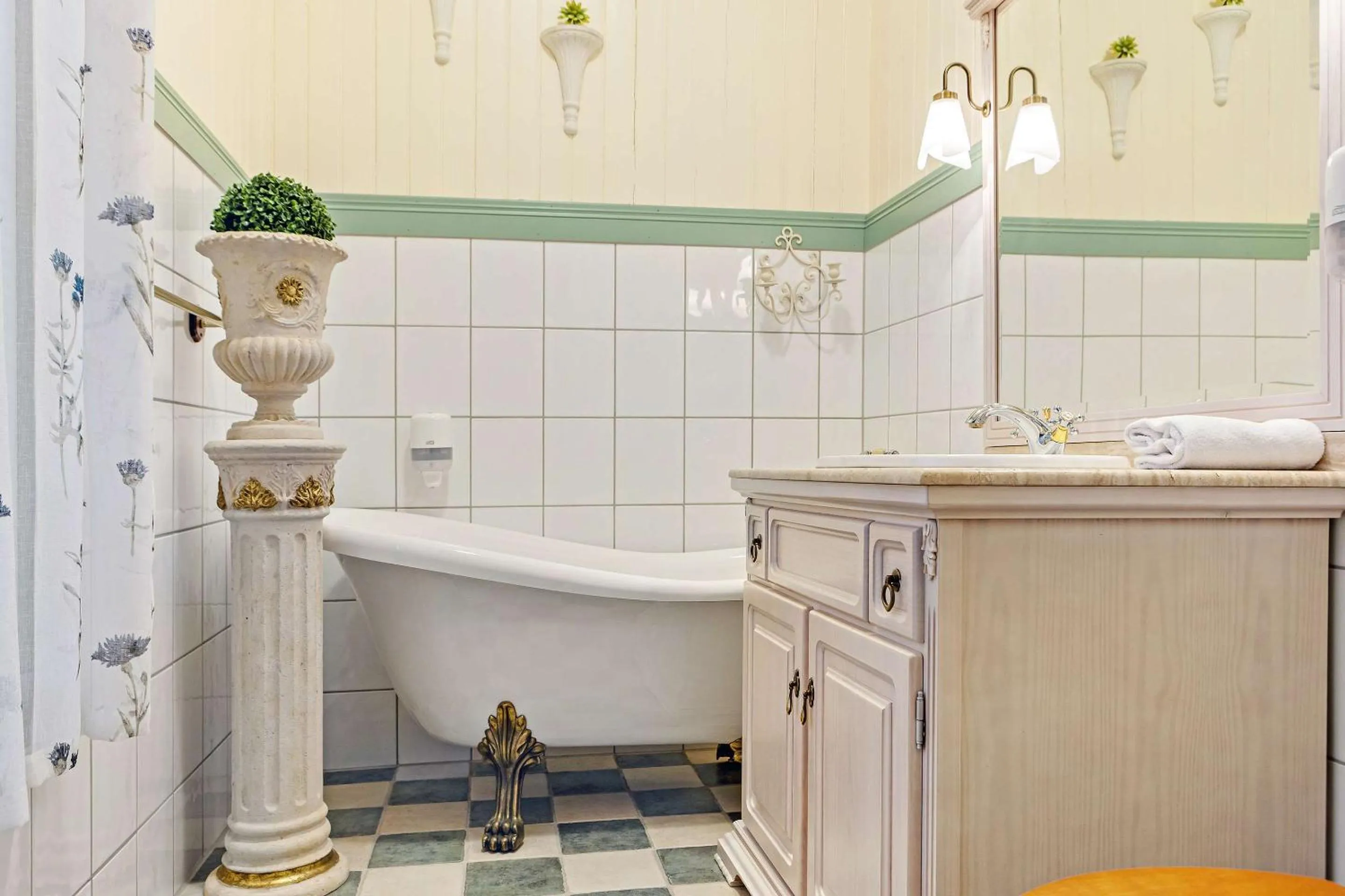 Bathroom in Sandtorgholmen Hotel - Best Western Signature Collection