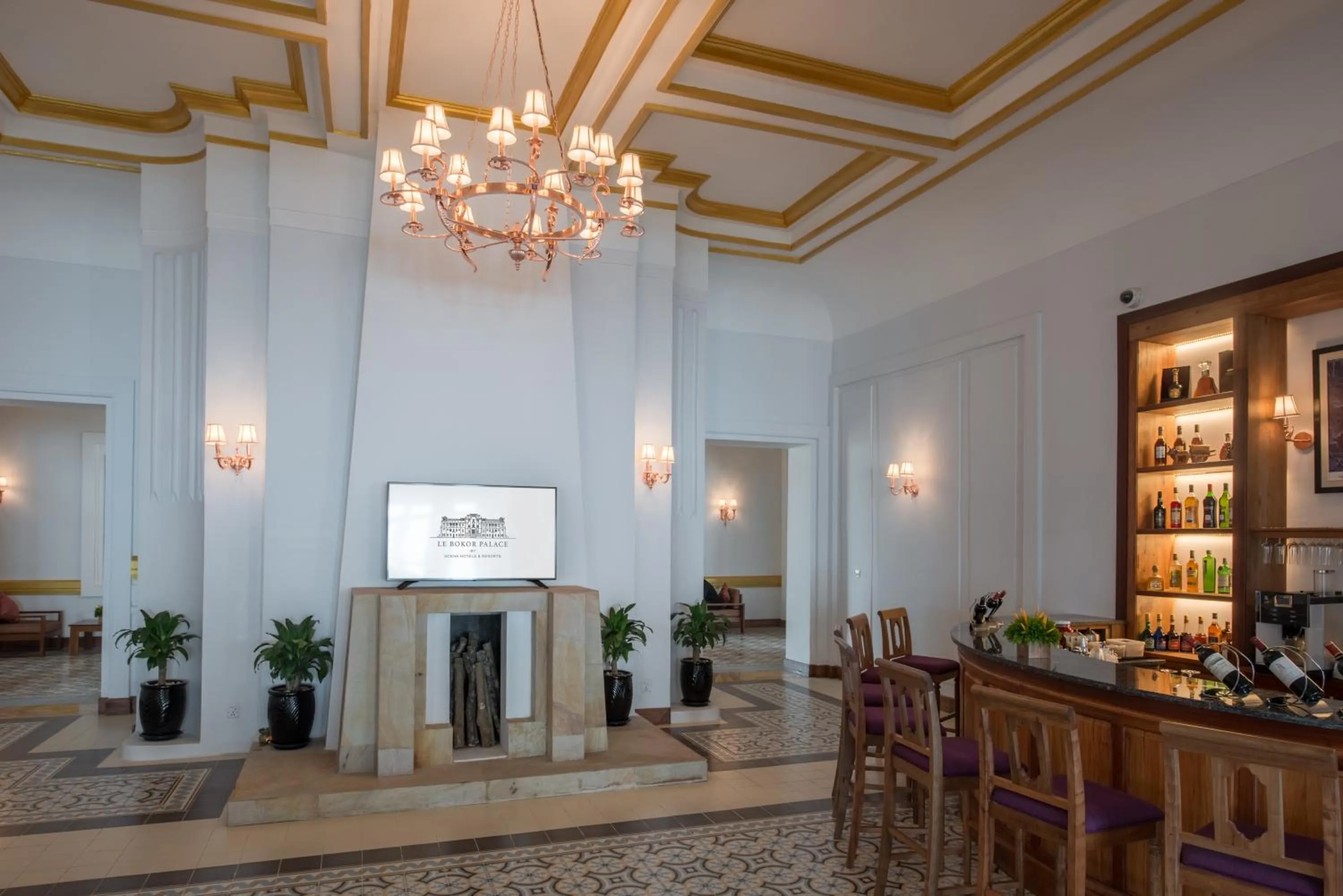 Restaurant/places to eat in Le Bokor Palace